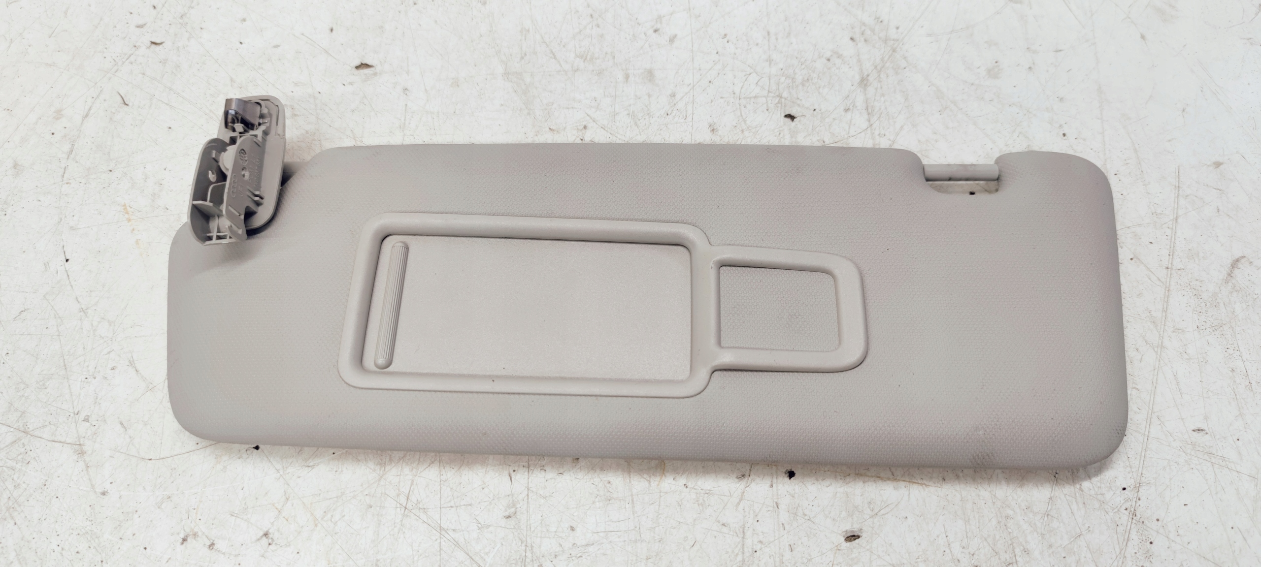 Blende Abdeckung PRZECIWSLONECZNA AUDI A4 B8 A5 8U0857551A