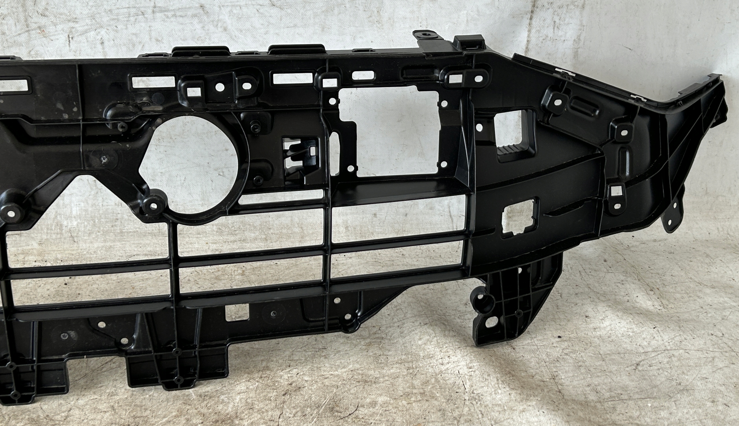 pillar GRILLA grille AUDI E-TRON 4KE807233