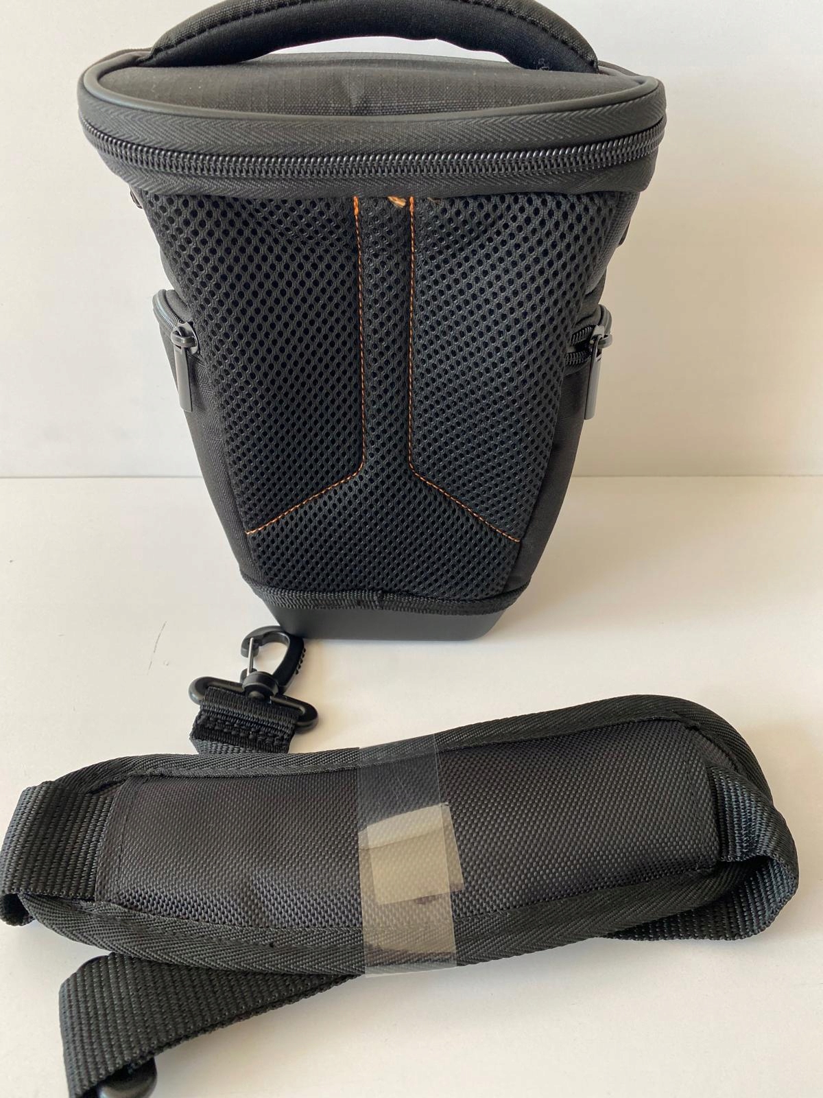 AmazonBasics RFQ468 futerał do aparatu z paskiem Przeznaczenie uniwersalne