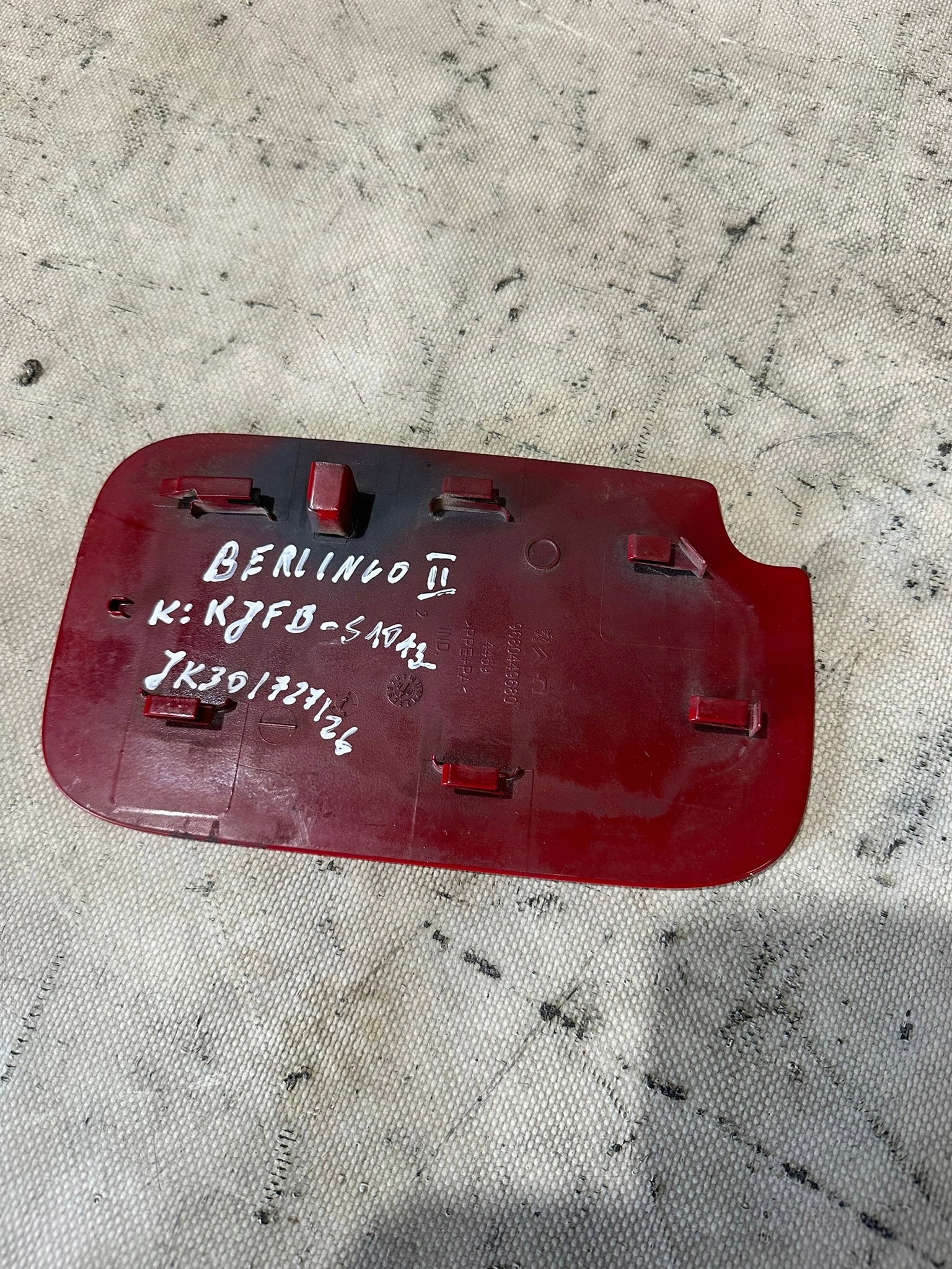 Volet trappe carburant Carburant CITROEN BERLINGO II