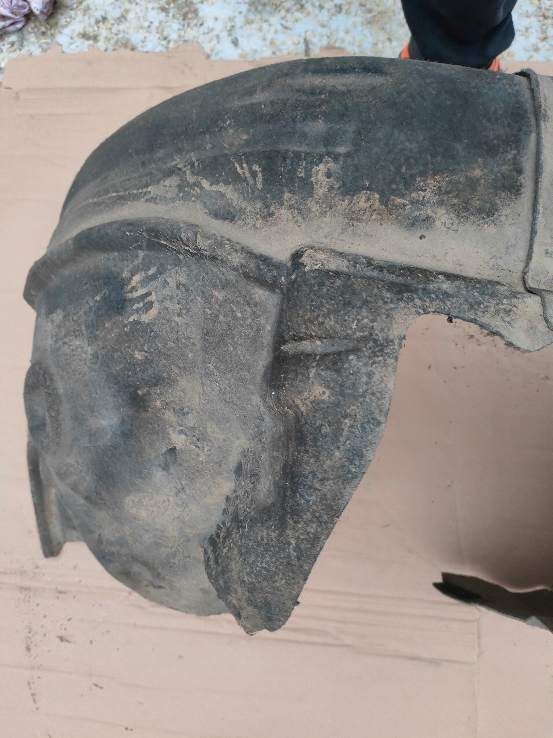 AUDI A6 C7 4G0 mudguard left front 4G0 821 133 F 4G0821133F