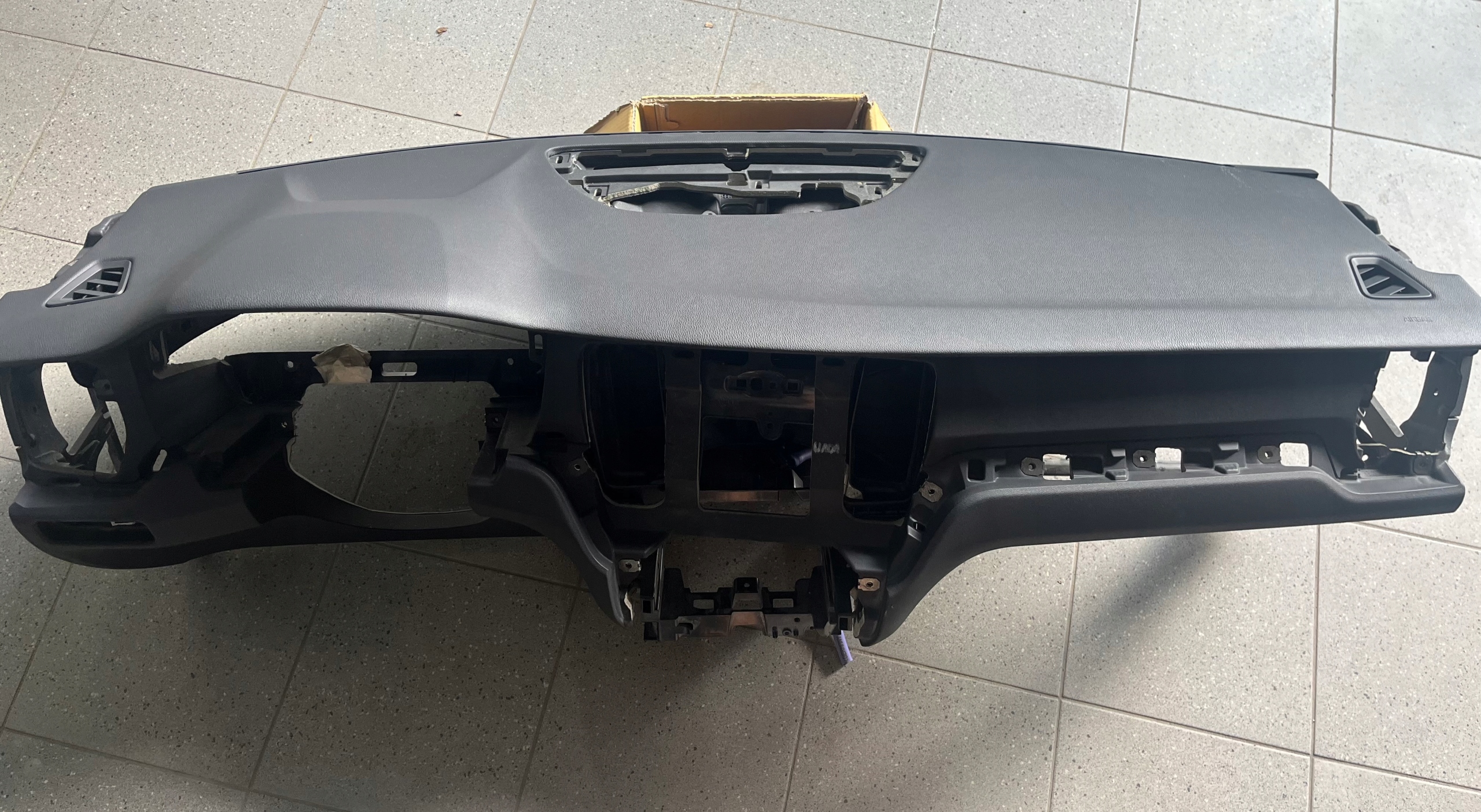 ТОРПЕДA ПРИБОРНА Volvo V60