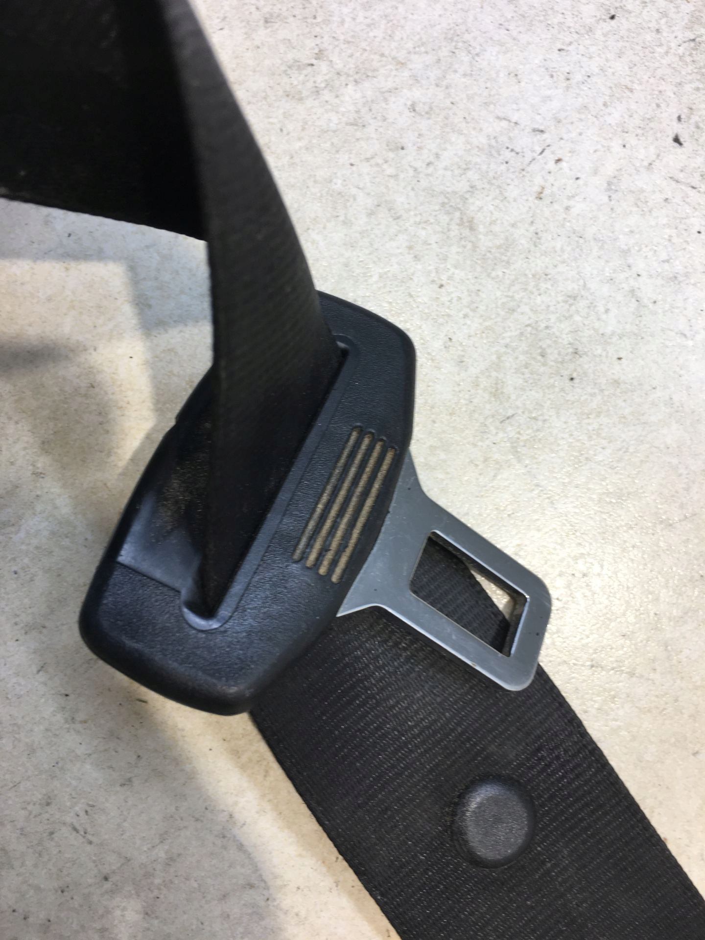 Gurten Sicherheits rechts heck PASSAT B5 3B5857806