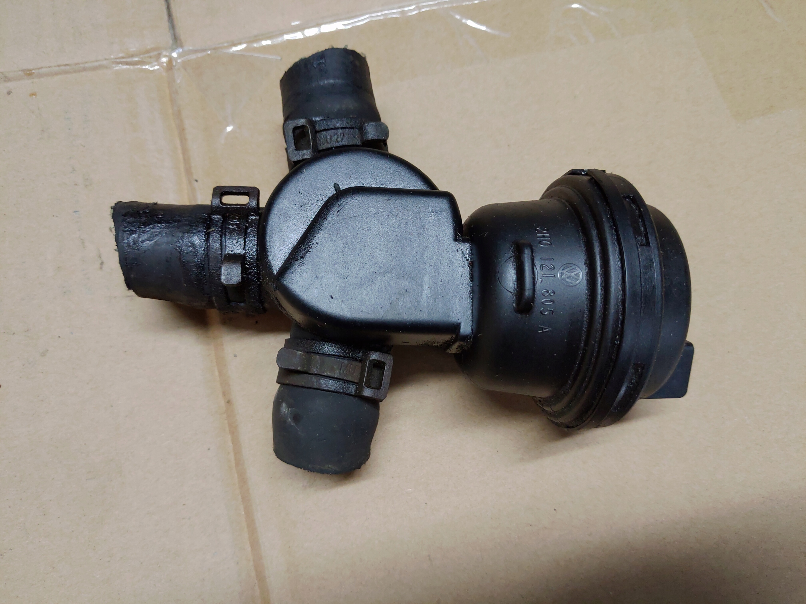 2H0121805A - КЛАПАН СИСТЕМЫ ОХЛАЖДЕНИЯ VW AMAROK 2.0 TDI CSHA CSH