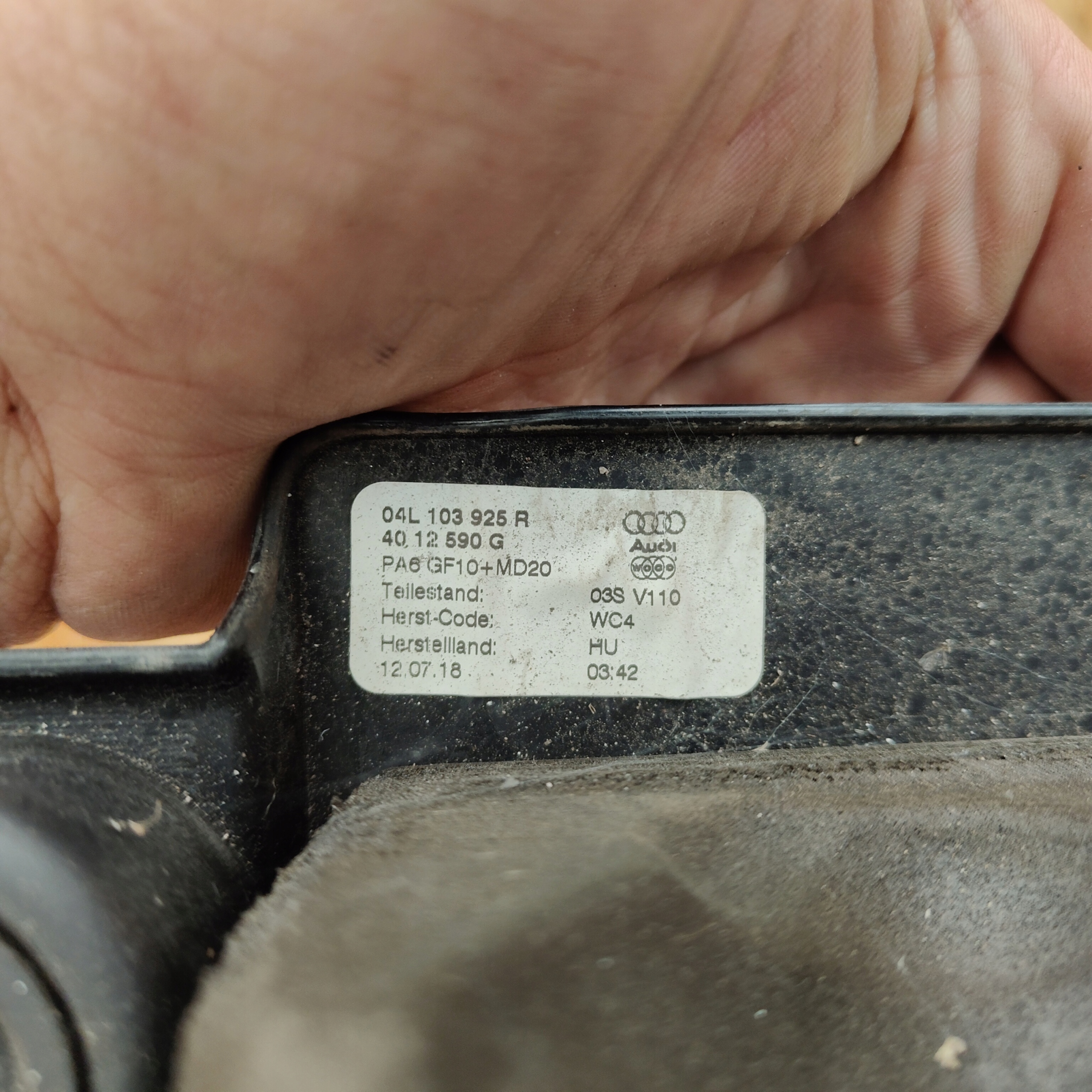 fedél motorfedél AUDI A3 8V 04l103925R