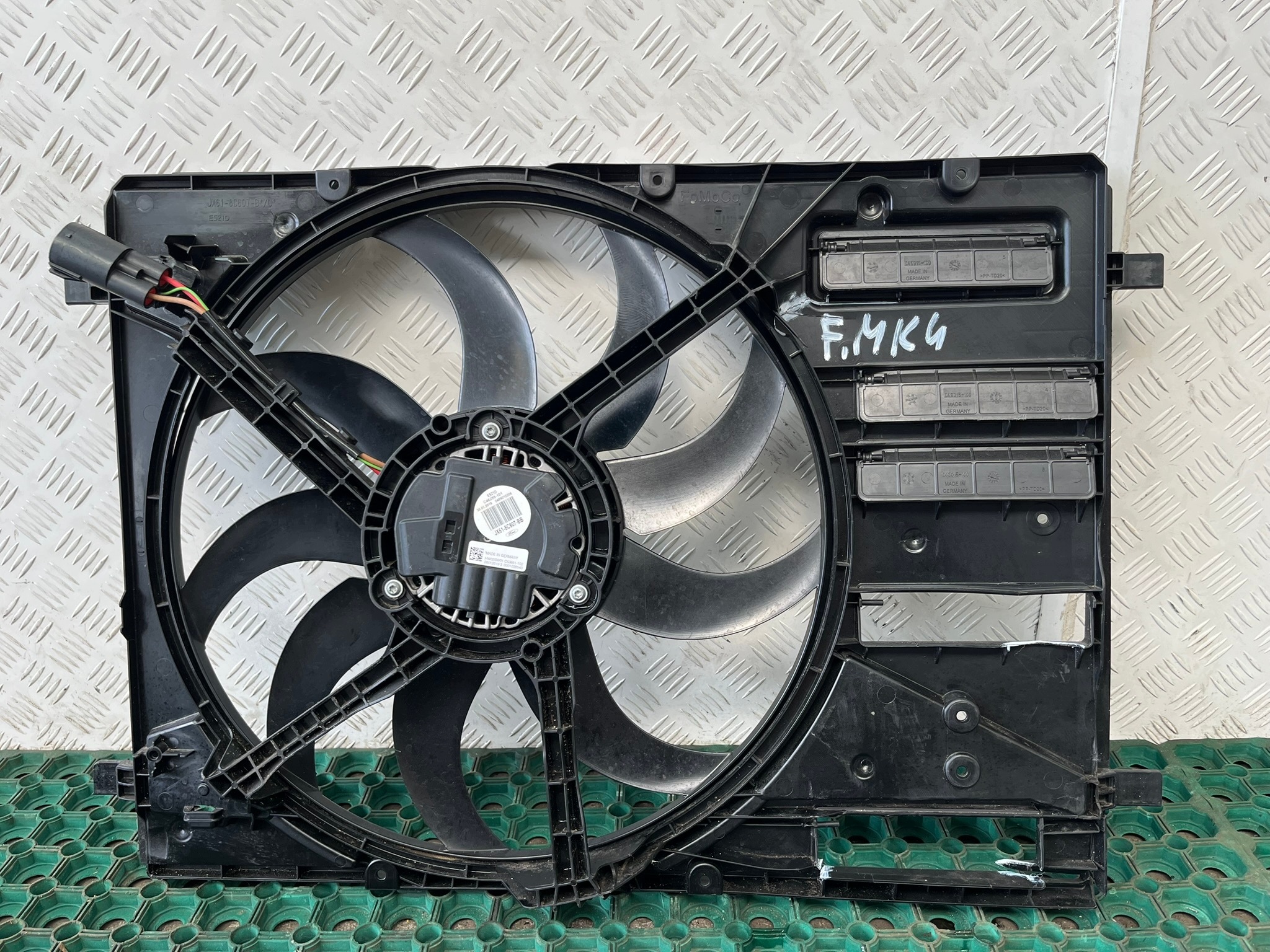 FORD FOCUS MK4 18-22 1.5 ECOBLUE ventilator hladnjaka JX61-8C607-BB OE