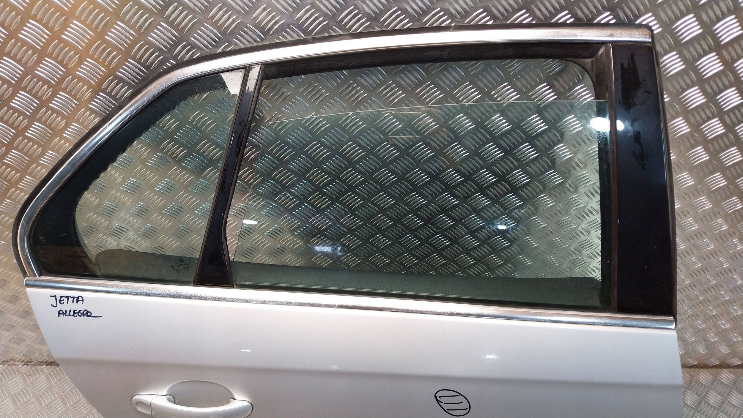 Portière Arrière Droit VW JETTA 05
