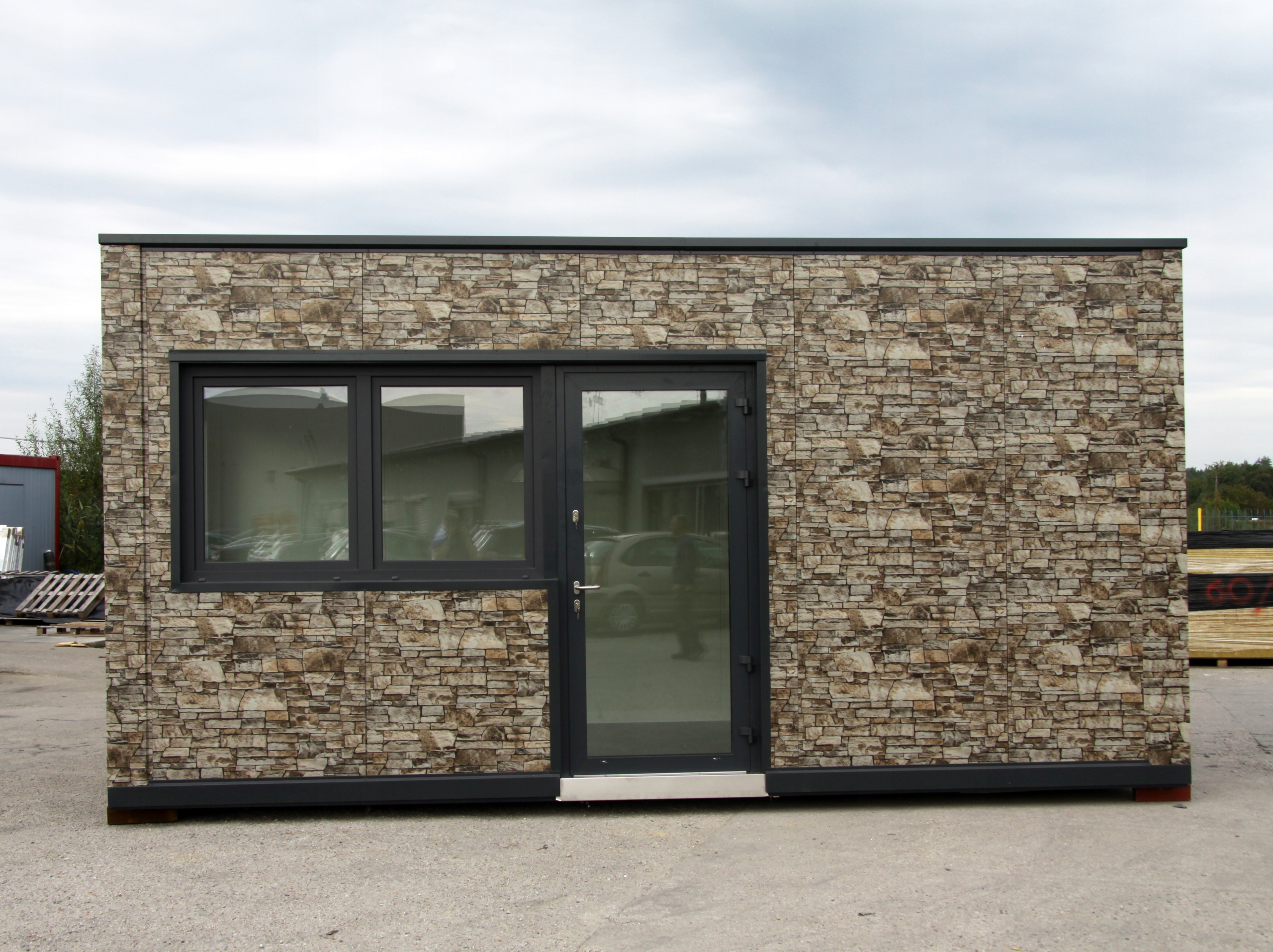 Gotowy pawilon handlowy 18m2 Wysokość 2.7 m