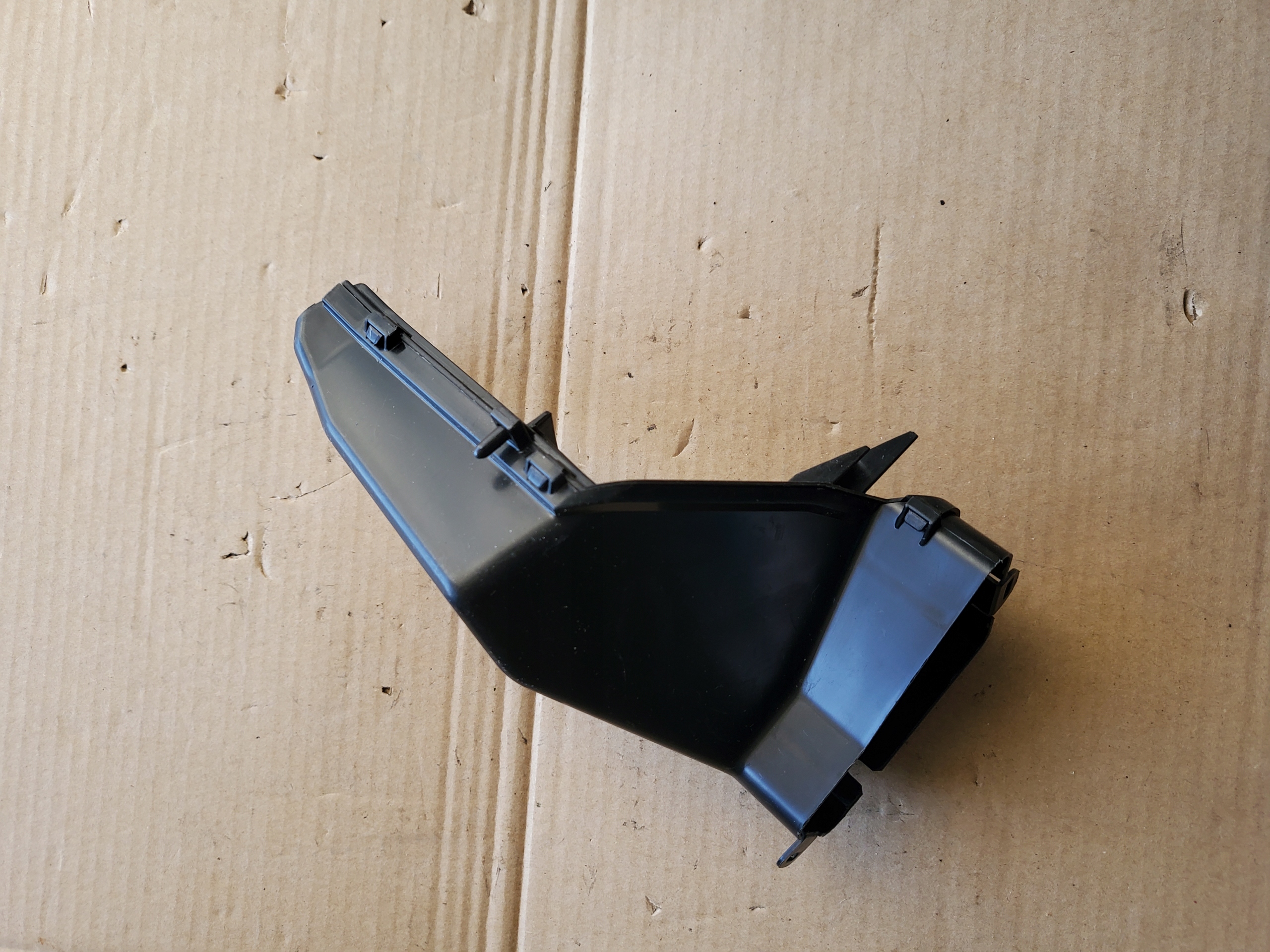 drain air intake left MAZDA CX-3 DB2H61158 OE
