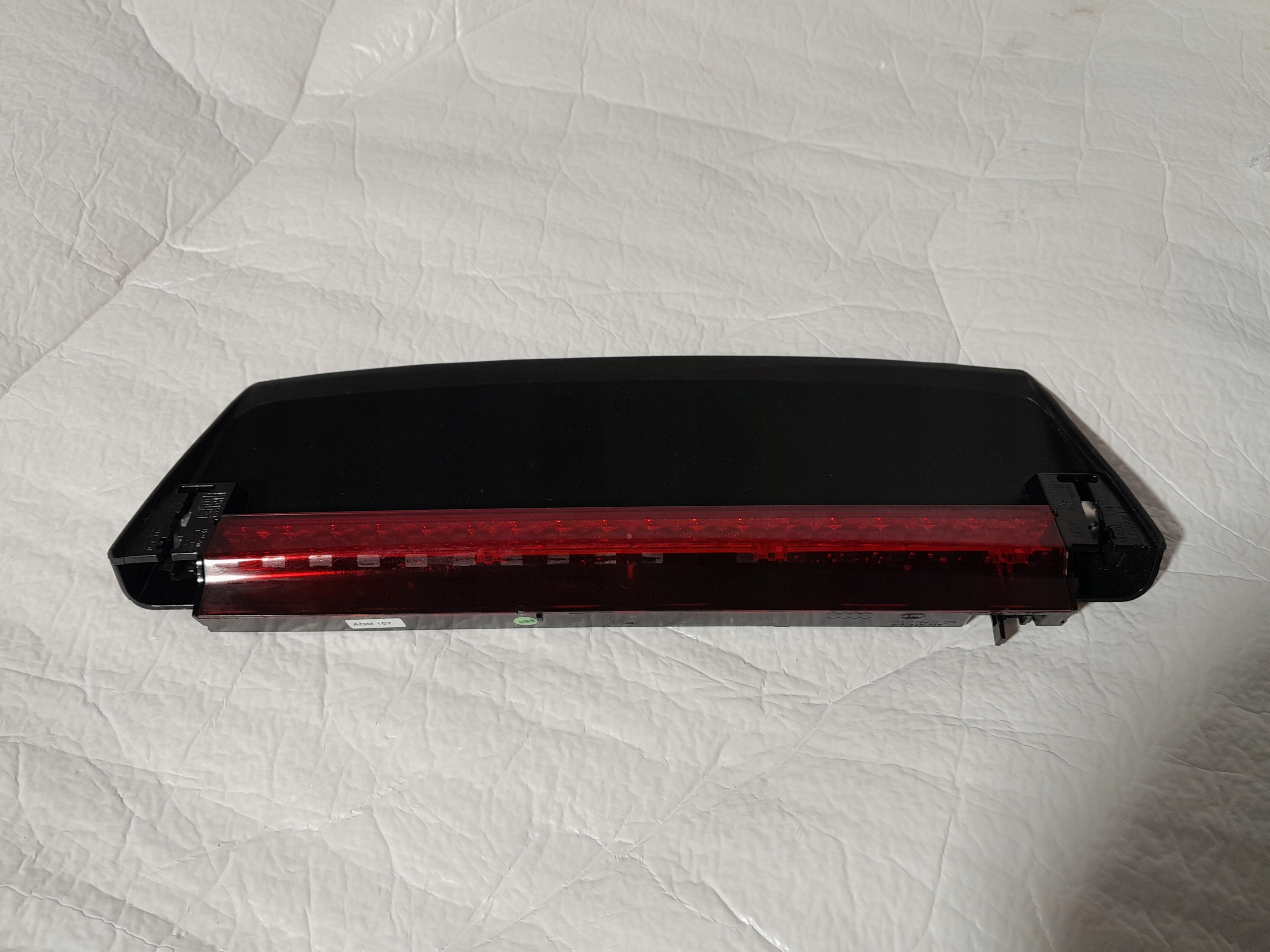 AUDI A4 B9 TRZECIE light STOP 8W5945097