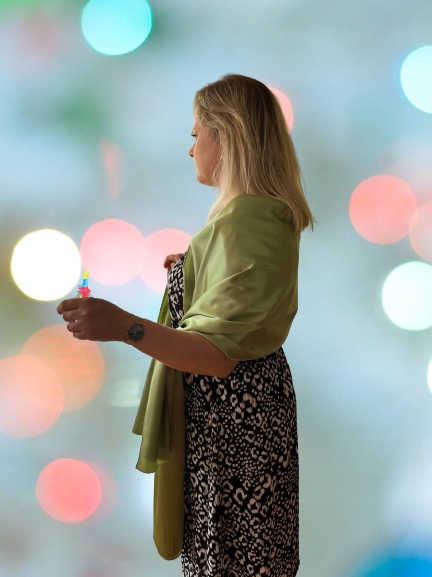 DUŻY SZAL SATYNOWY-NA RAMIONA ,DO SLUBU , OLIWKOWY- 45 x 180 cm Marka inna