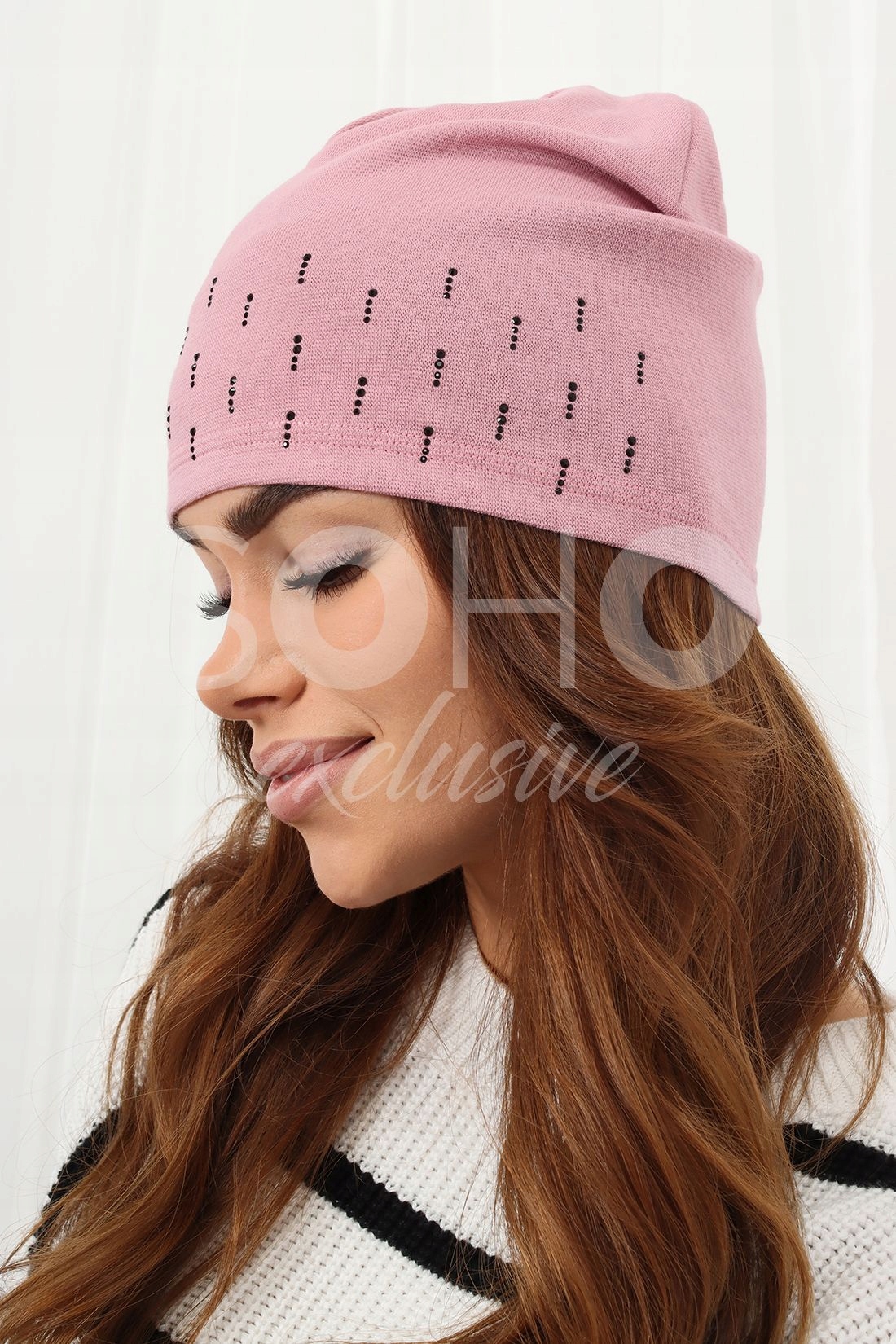 CZAPKA DAMSKA WIOSNA JESIEŃ LEKKA CIENKA WYGODNA KOBIECA SPORT KOLORY 2432 Model 2432