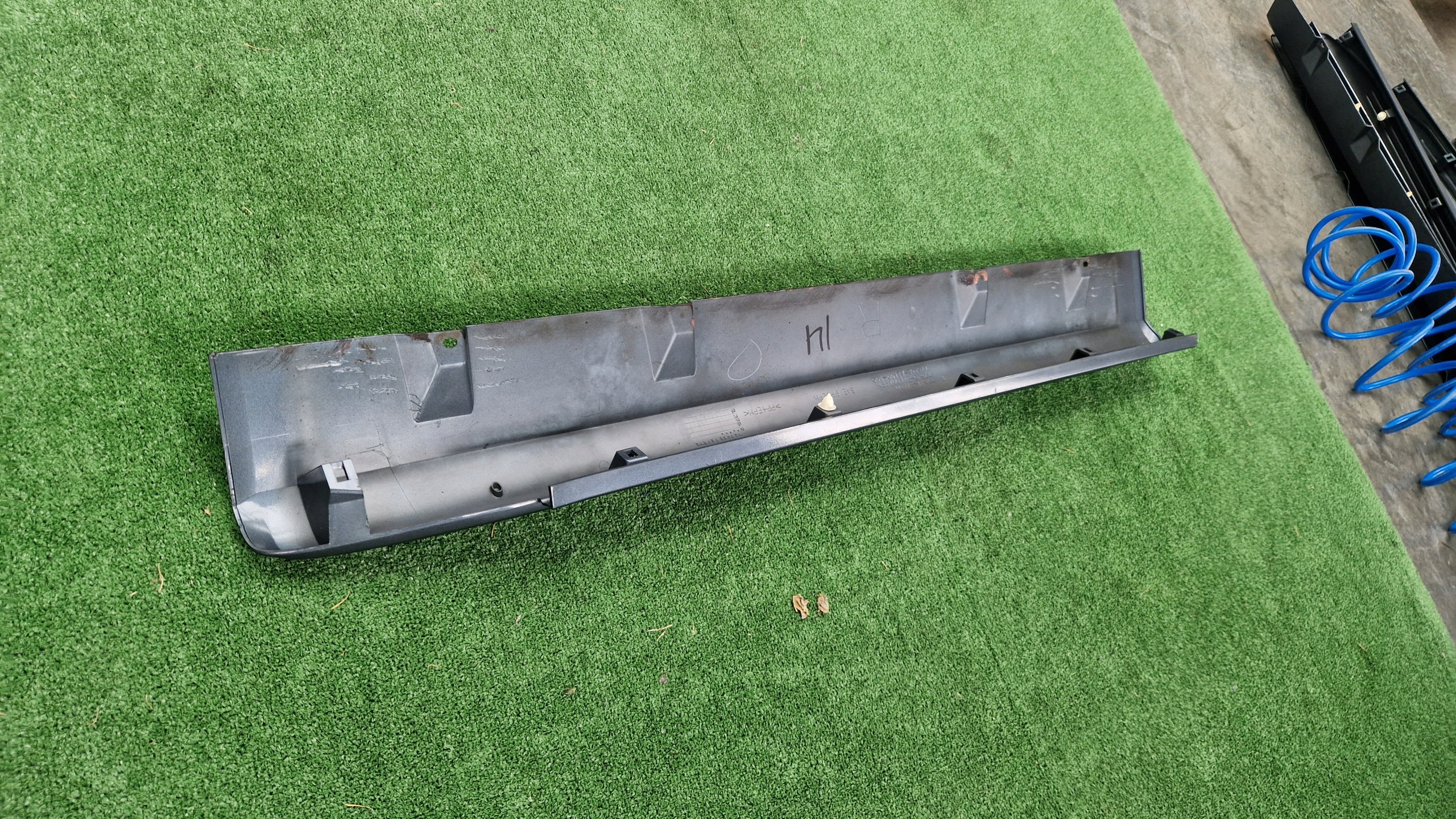 moulding threshold threshold right SUZUKI JIMNY 1998R > 2017R w COLOR