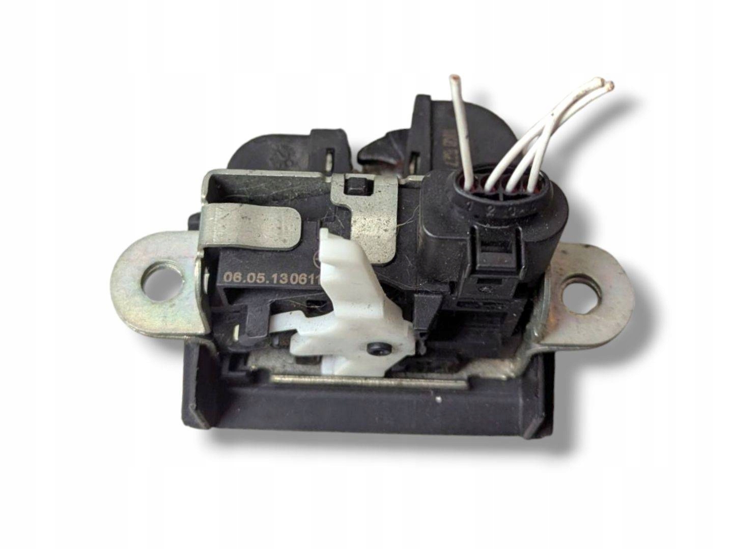 lock bonnet boot Volkswagen Scirocco 3 2013 1K8827505B