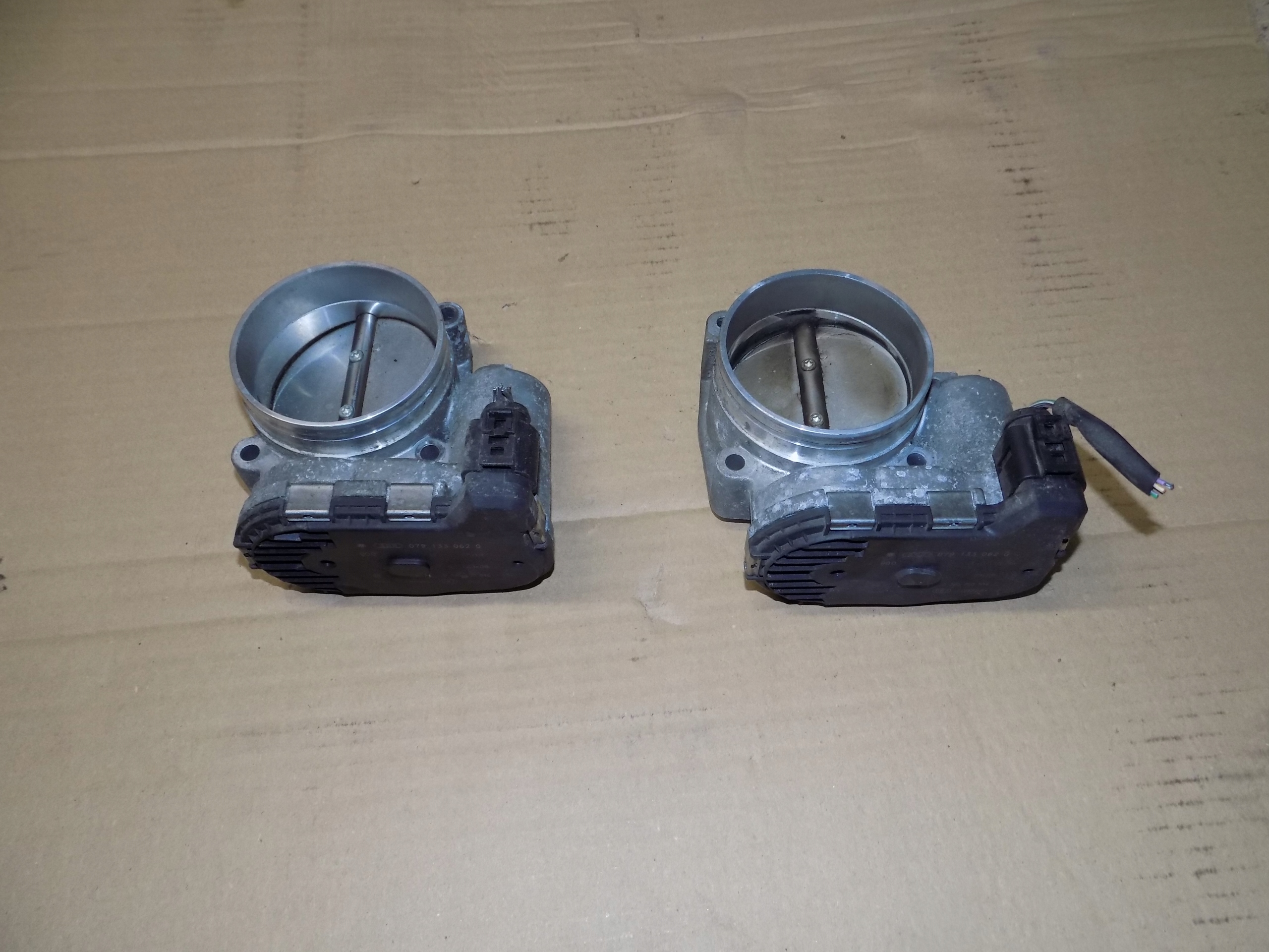 ДРОССЕЛЬНАЯ ЗАСЛОНКА Audi RS5 4.2 TFSI 079133062G