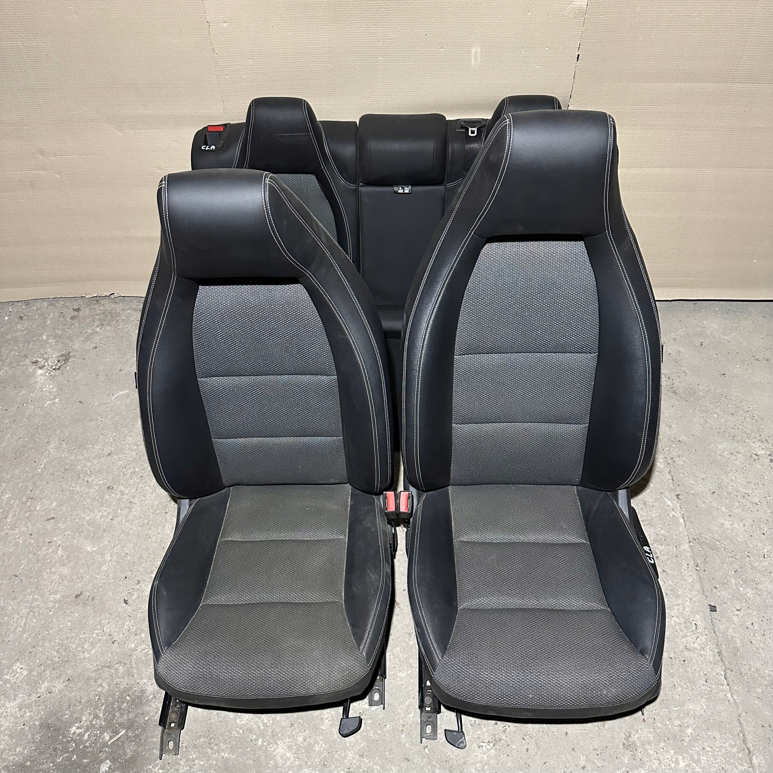 SIÈGE KOMPLET MERCEDES-BENZ CLA