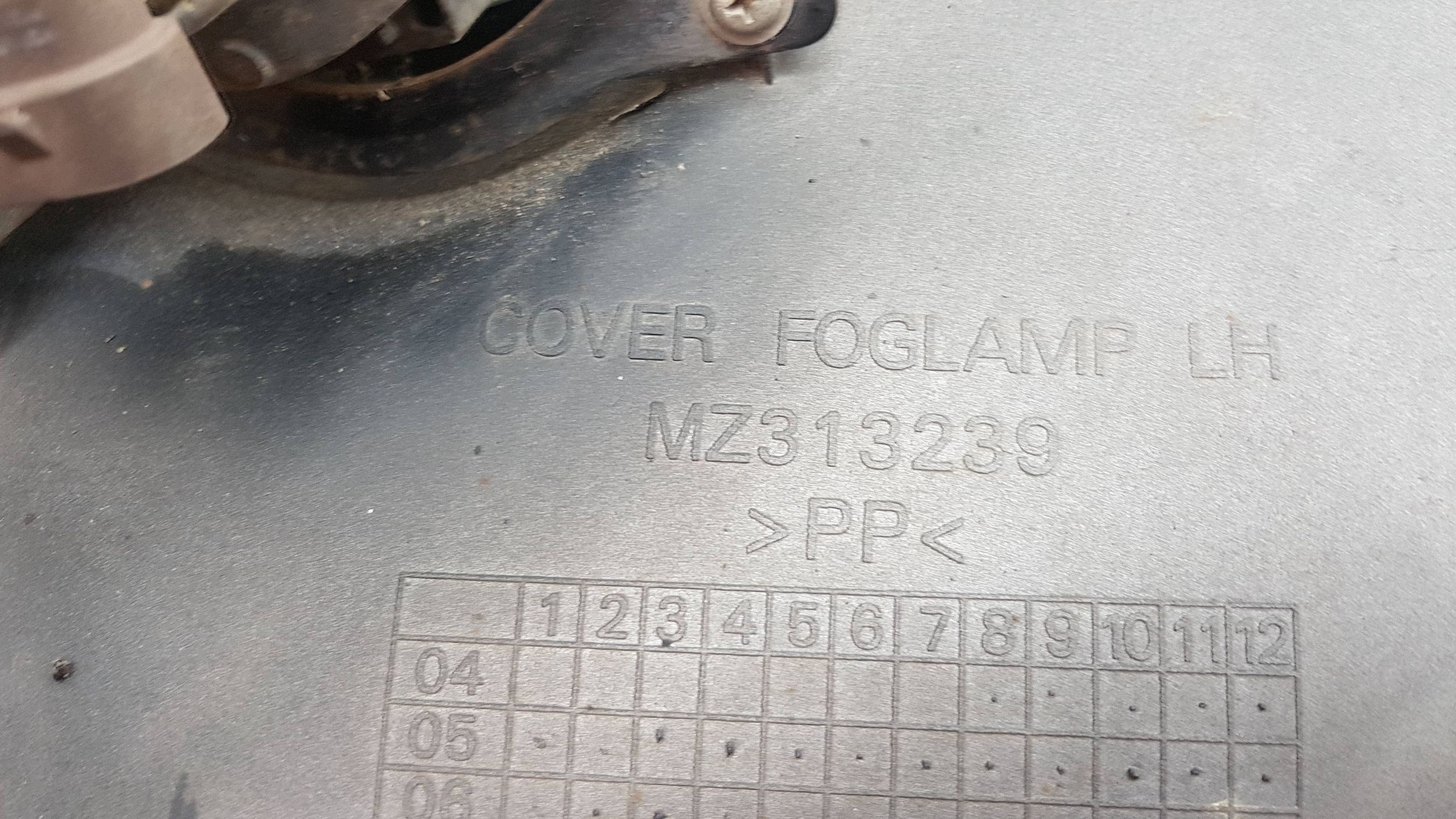 MITSUBISHI L200 DAKAR accessories of a bumper front left MZ313239