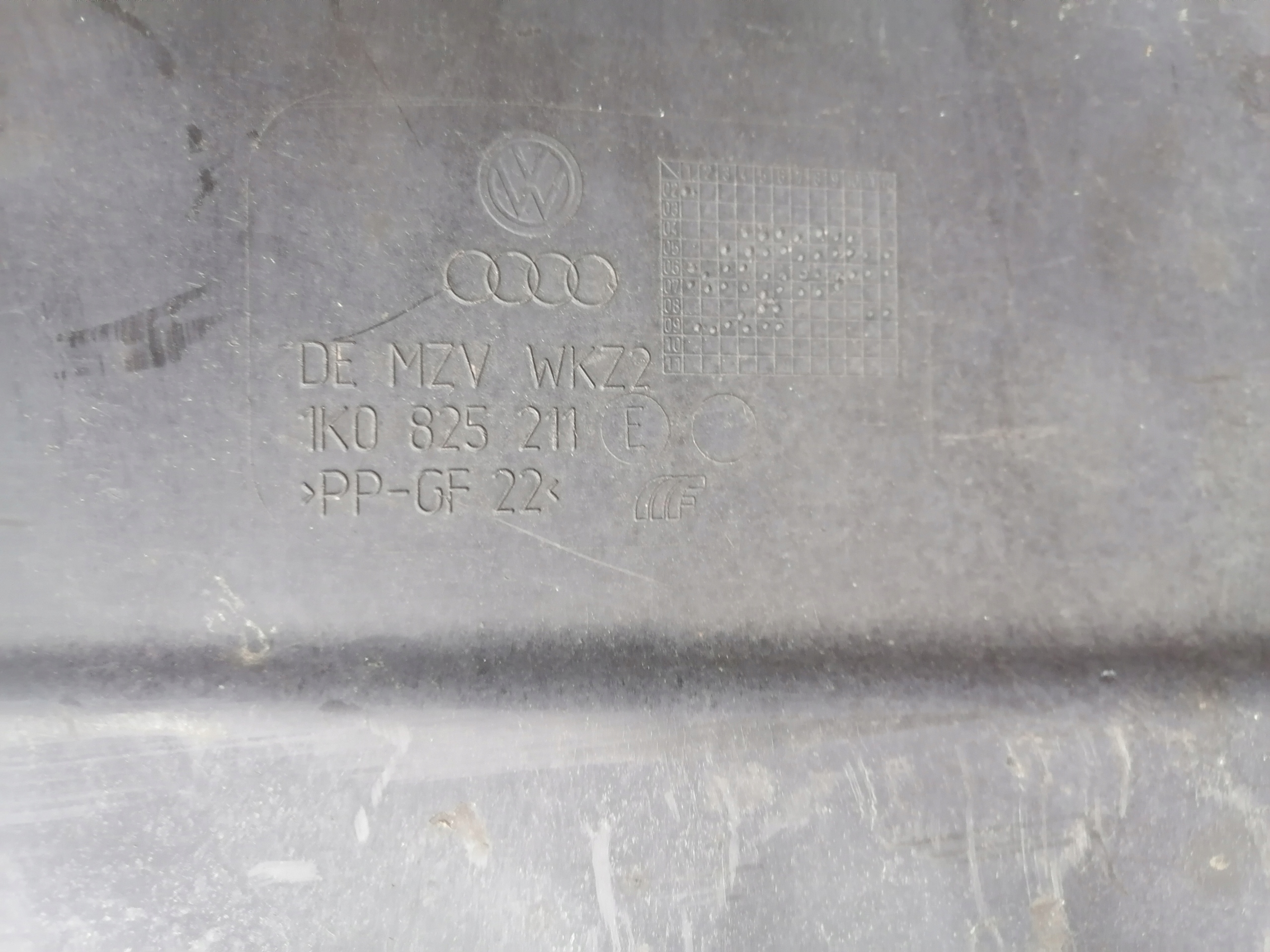 cover cover chassis left AUDI A3 8P 1K0825211E