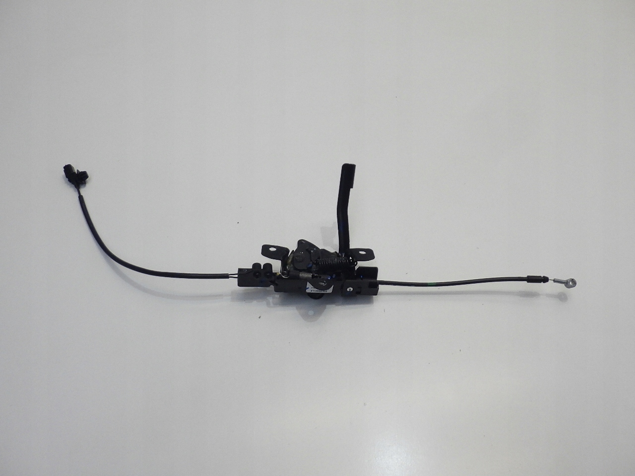 HYUNDAI BAYON 2022 ЗАМОК КАПОТА ССЫЛКИ 81130Q0400