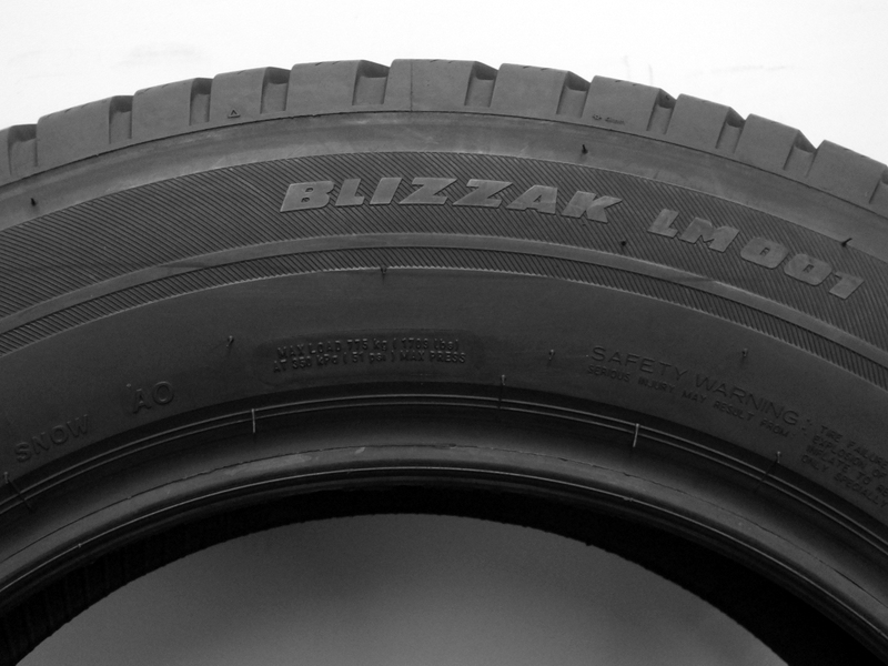 1Z 215 65R17 Bridgestone Blizzak LM001 99H 1820 77 Producent code 10422