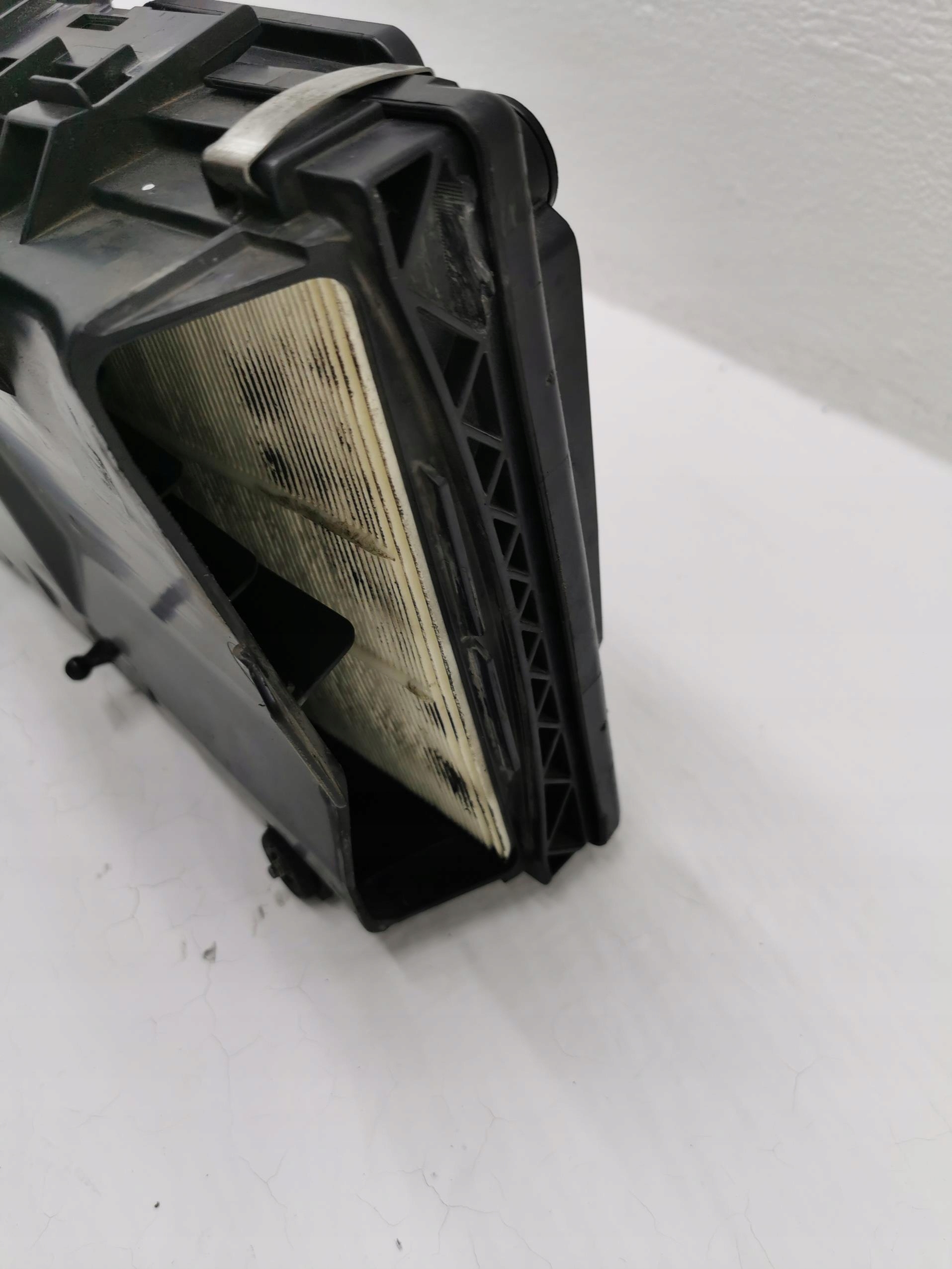 Gehäuse filter luft MERCEDES E-KLASA W213 2.0