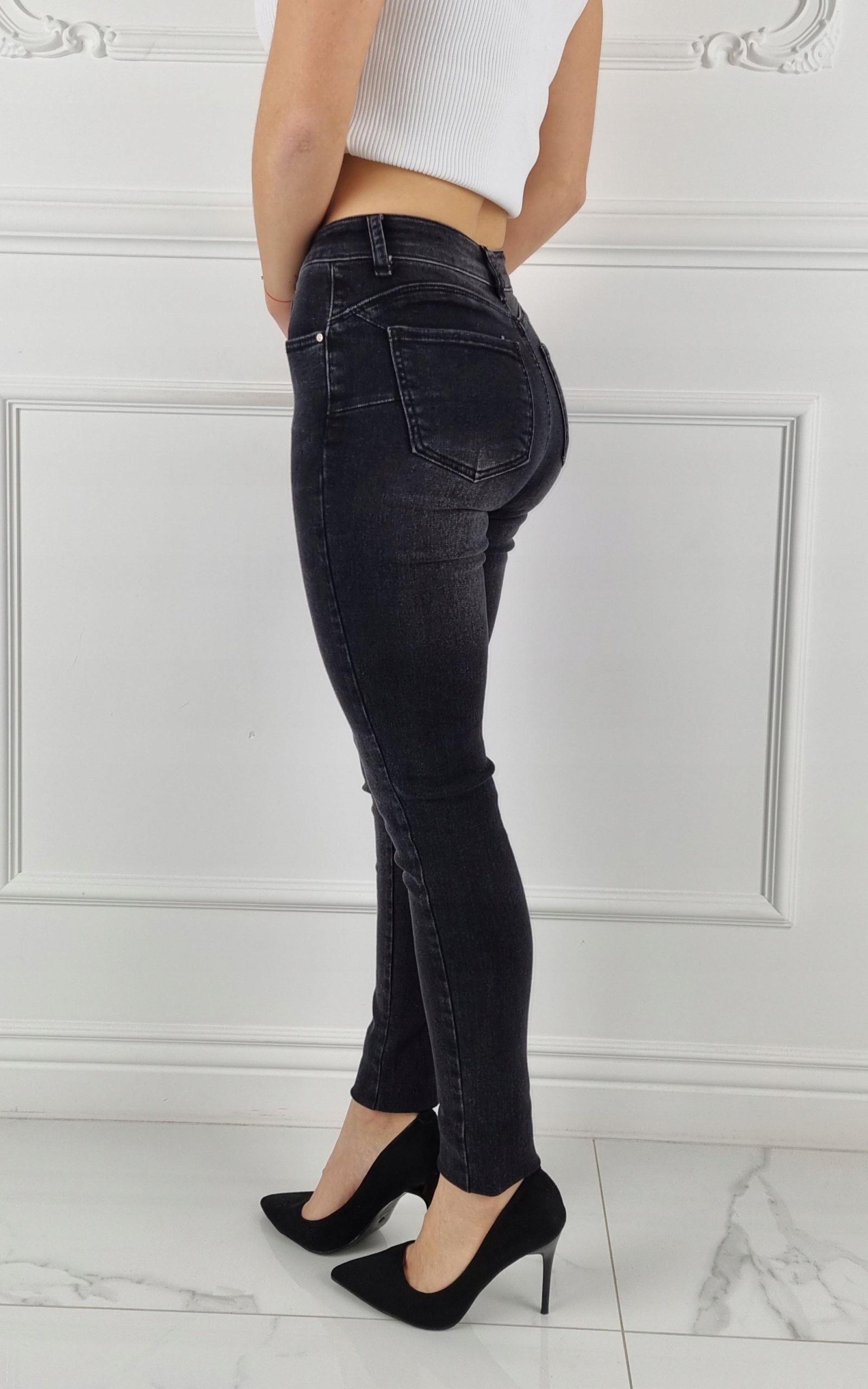 DAMSKIE SPODNIE JEANSOWE DOPASOWANE PUSH-UP Black Rozmiar 40