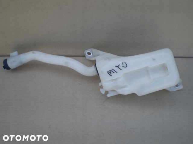 Alfa Romeo Mito washer fluid tank