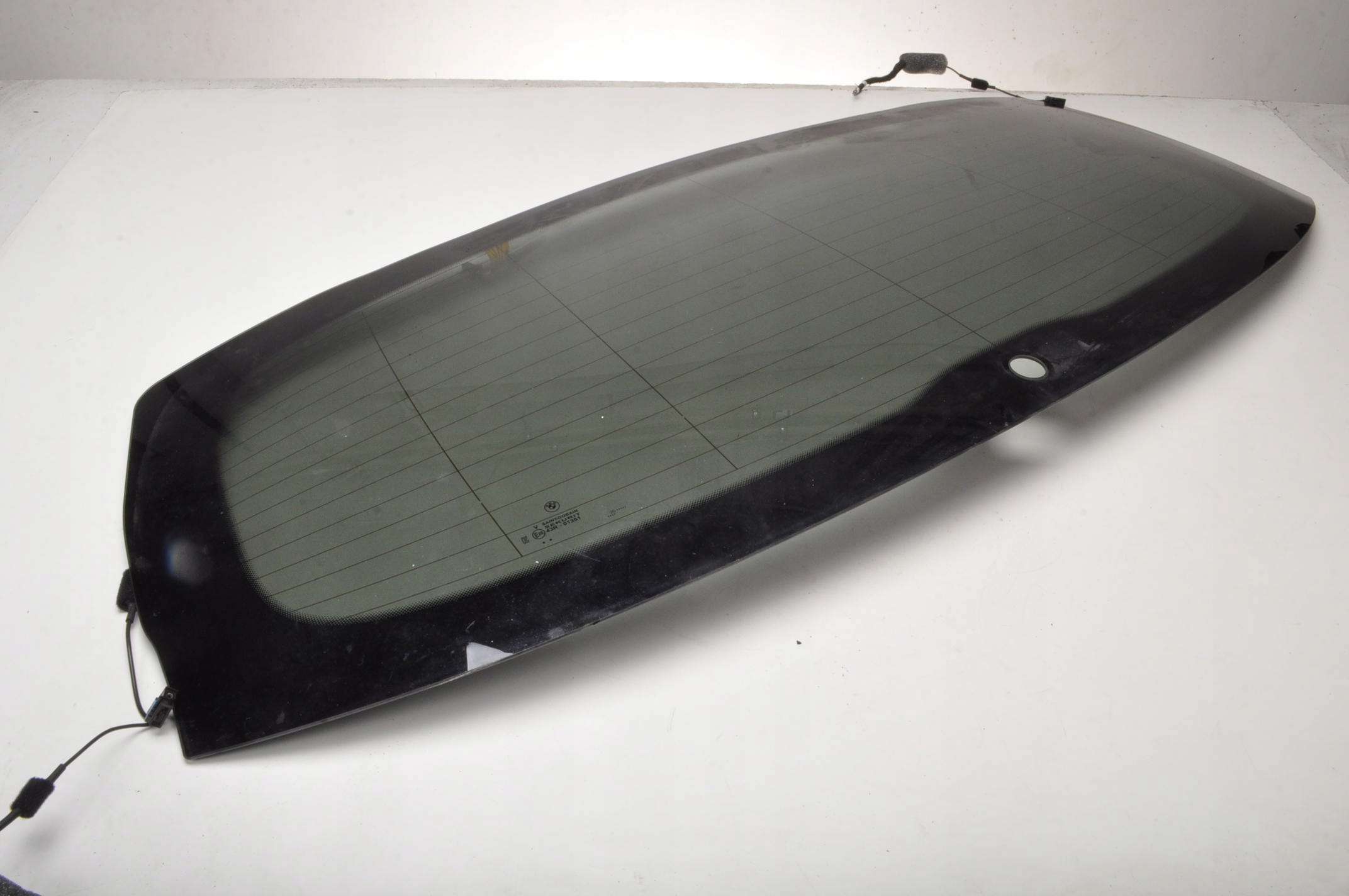 BMW F40 заднее стекло 20R