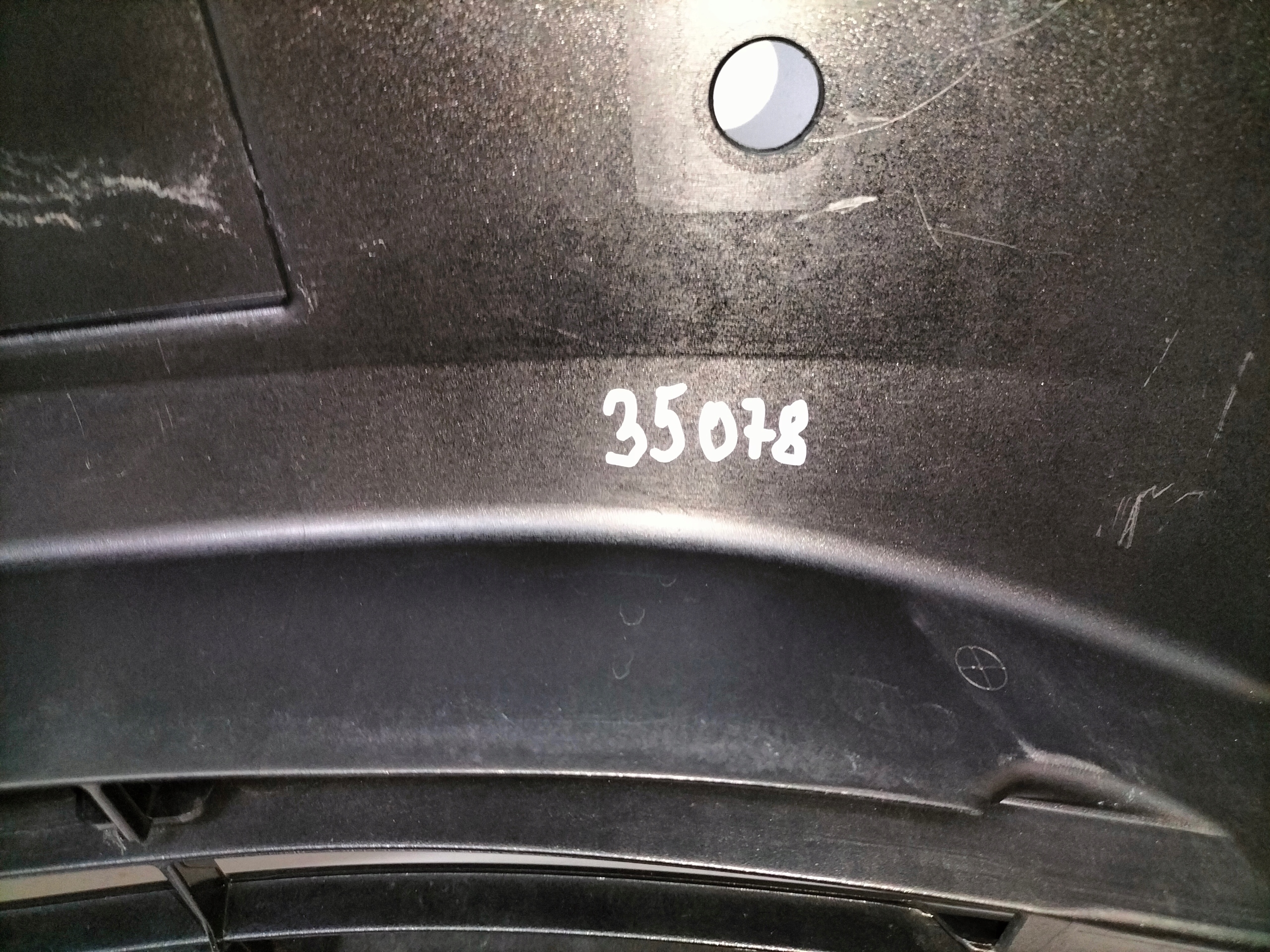 GRILL LÜFTUNGSGITTER DER STOSSSTANGE MITTE TOYOTA YARIS 4 IV 20