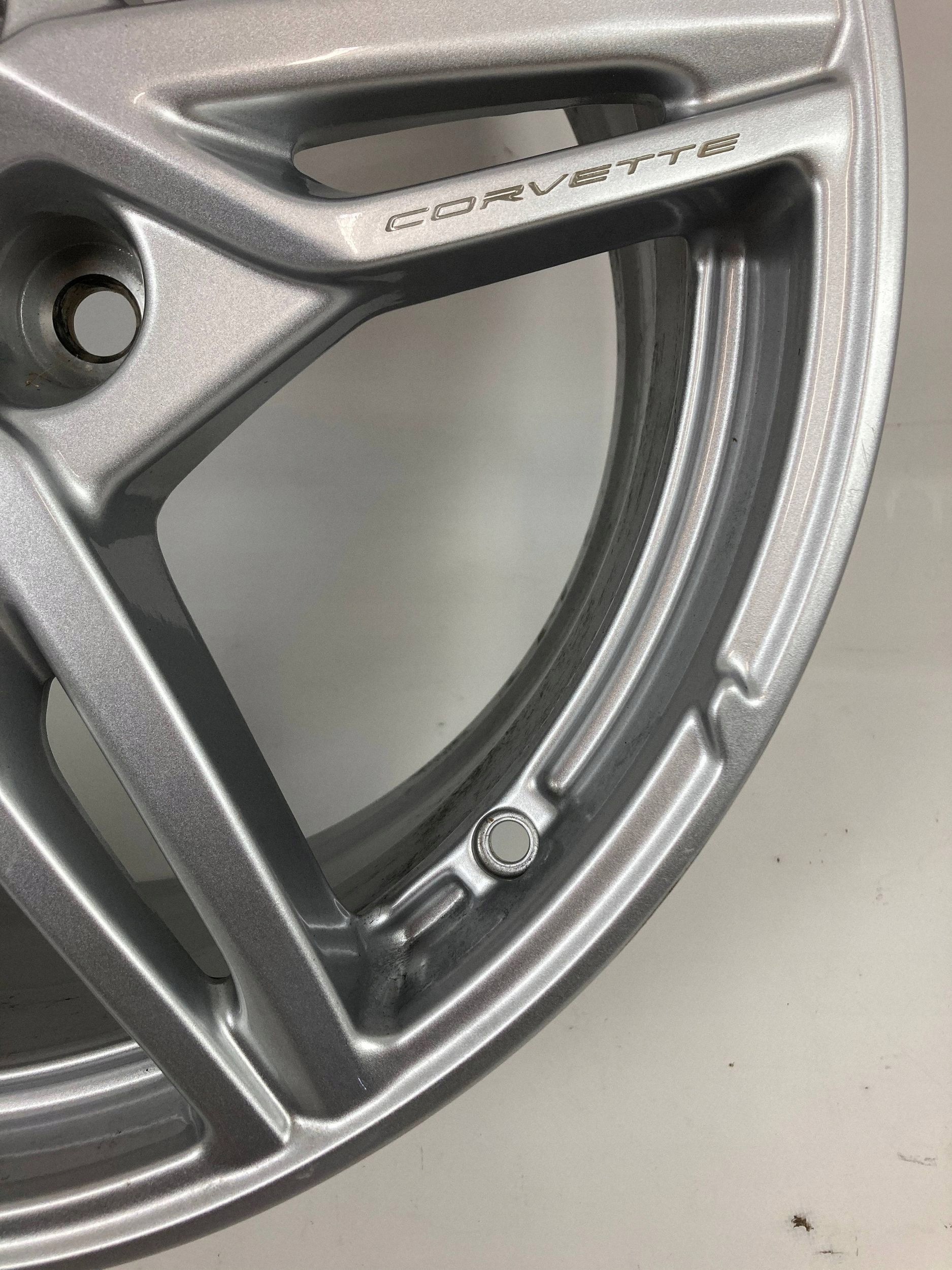 Chevrolet Corvette C8 Stingray cerchio ruota cerchio di alluminio 19' OEM 2020-2024