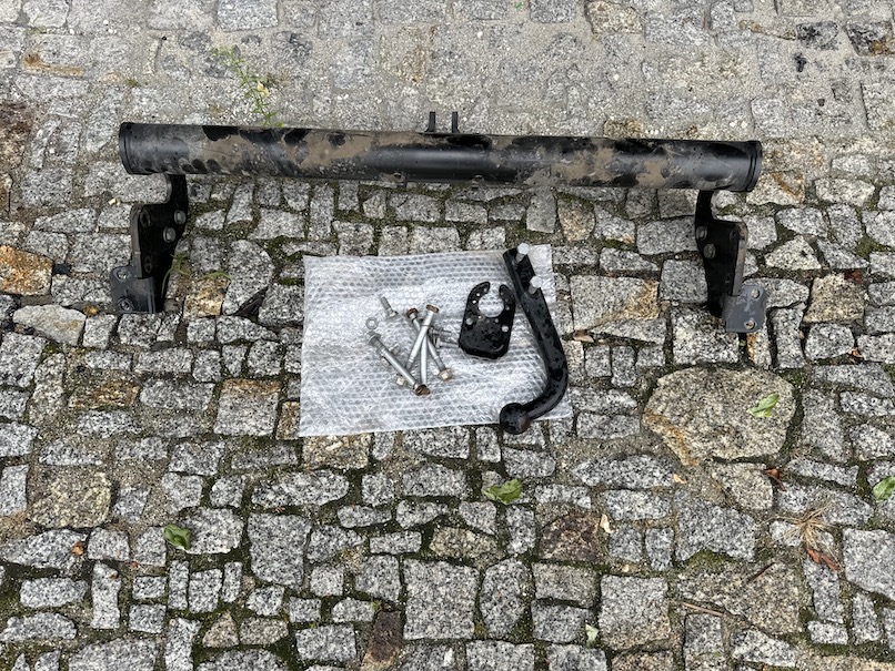 MITSUBISHI ECLIPSE CROSS HAK HOLOWNICZY ORYGINAŁ