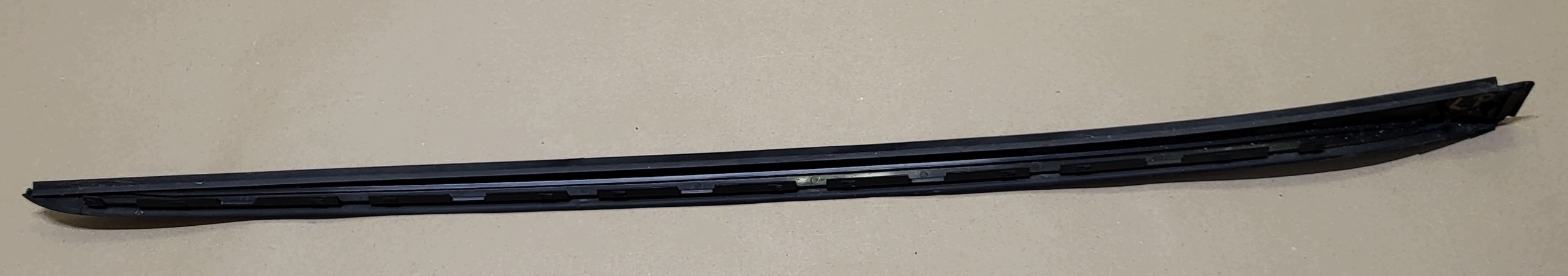 moulding windows windscreen left front front ODRZUTNIK KIA CEED III LIFT OE