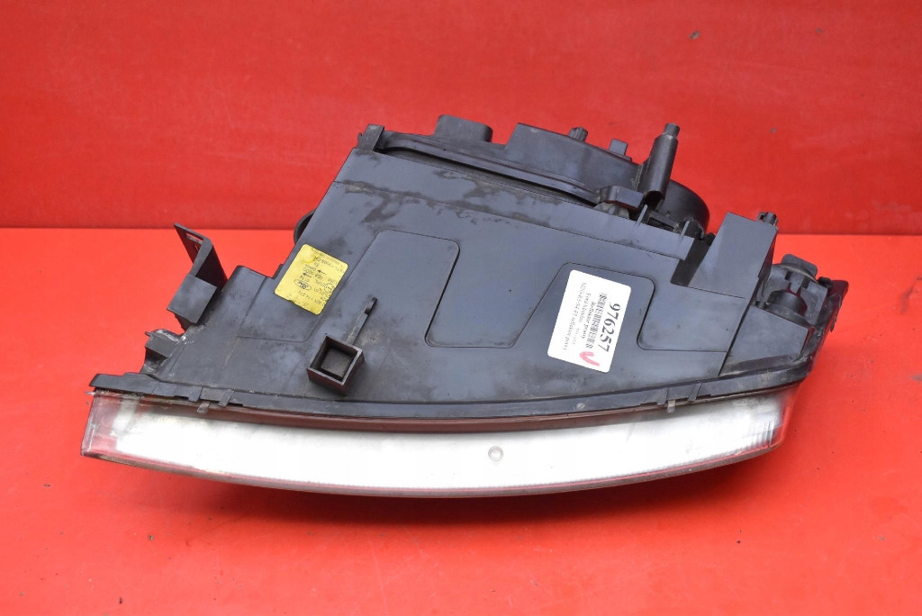 REFLEKTOR right light front XENON EU 1S71-13005-CH FORD MONDEO MK3 00-03