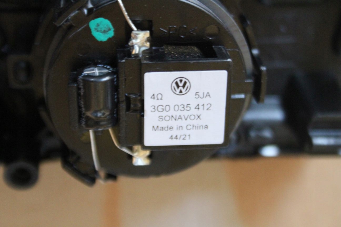 молдинг двери LT vw PASSAT B8 ARTEON