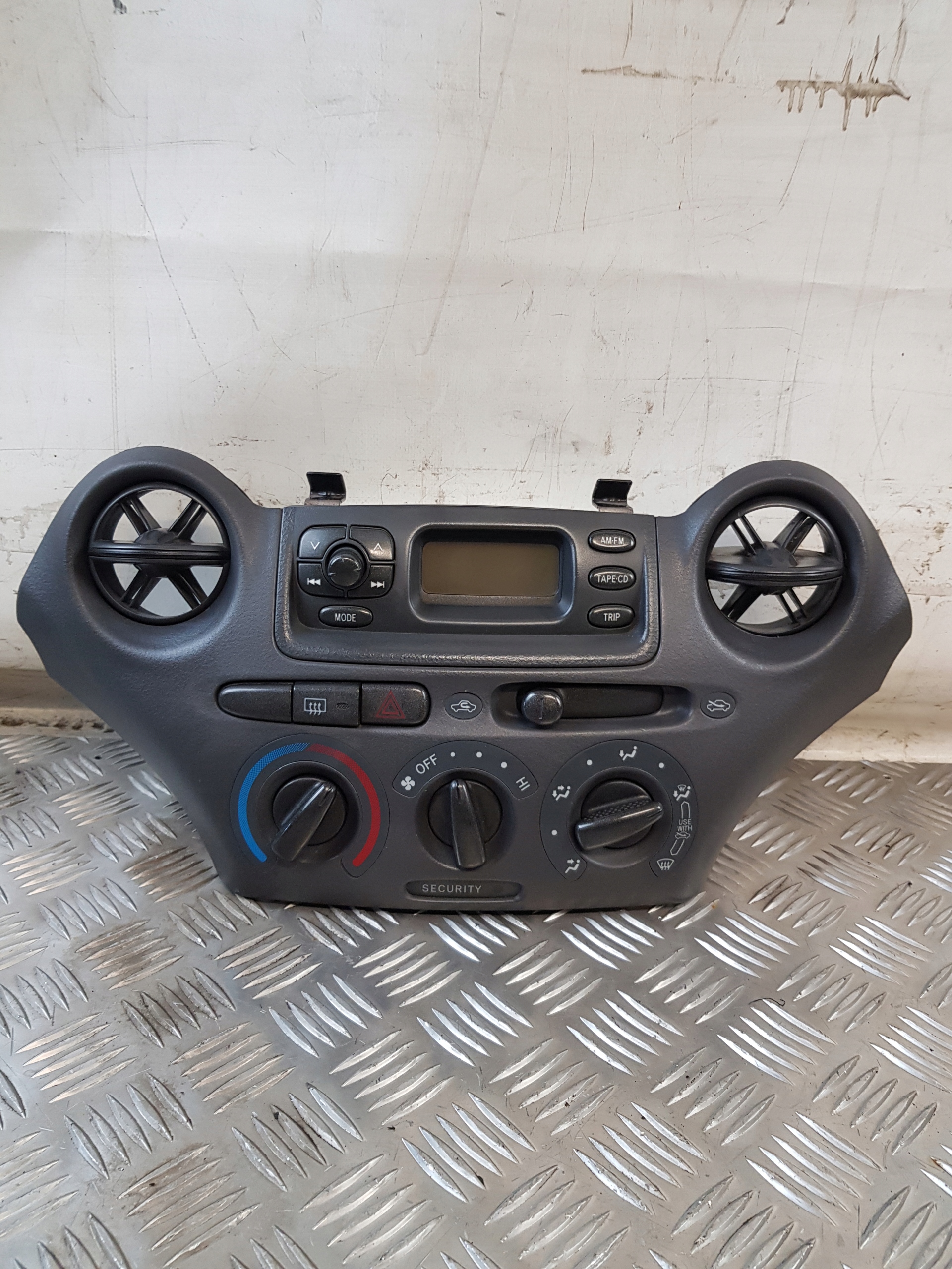 PANEL BOCCHETTE 758268-701D + Schermo RADIA 8611052011B0 TOYOTA YARIS e