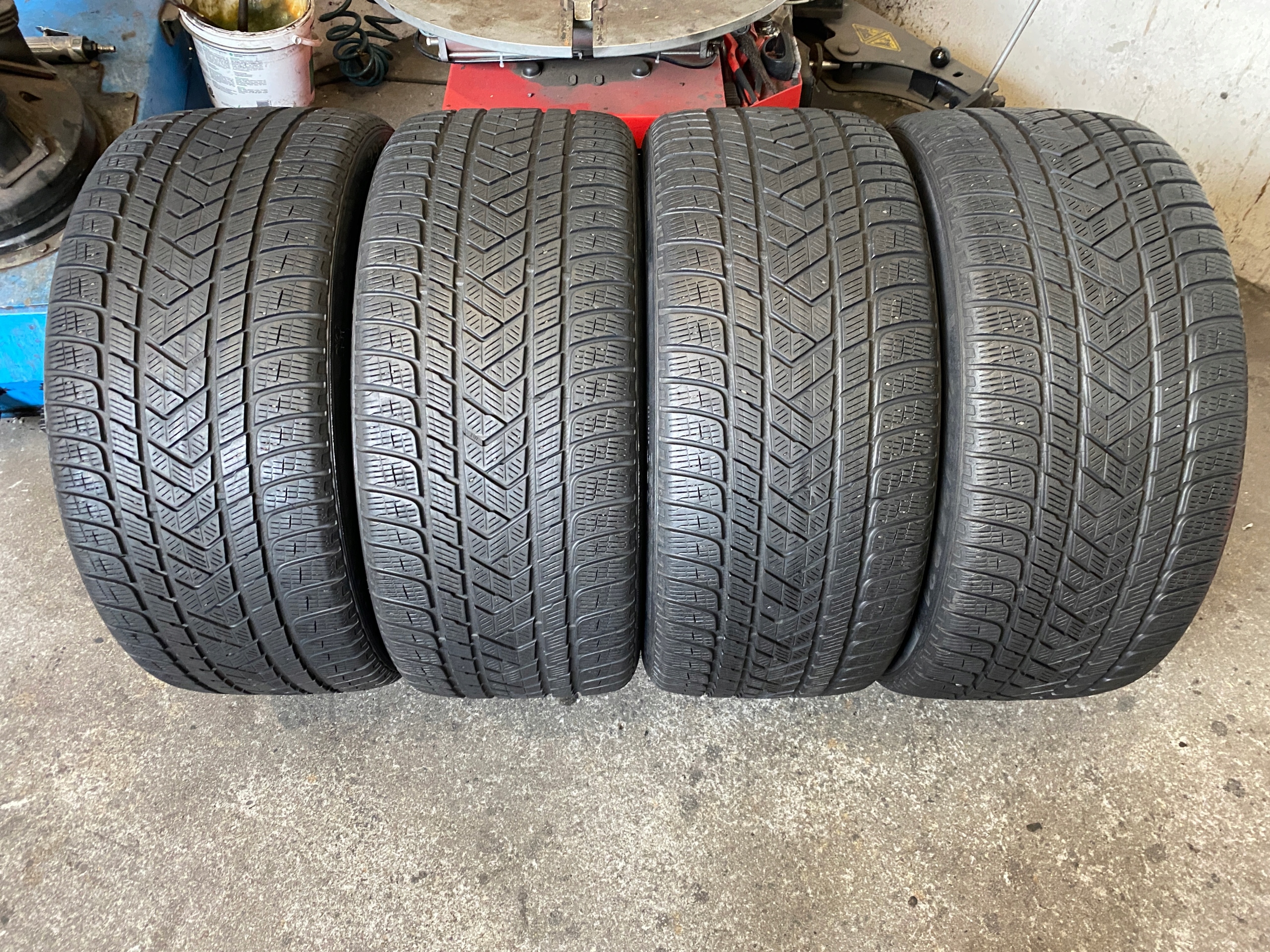 4 tyres winter 295/35R21 Pirelli Scorpion Winter