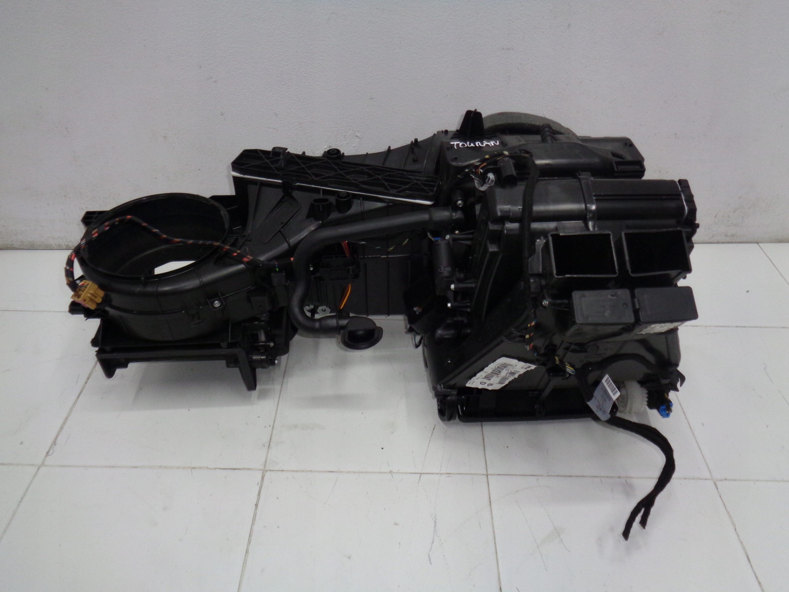 111222333GHTRE28 - VW SCIROCCO TOURAN НАГРІВАЧ ПОВІТРОДУВКА