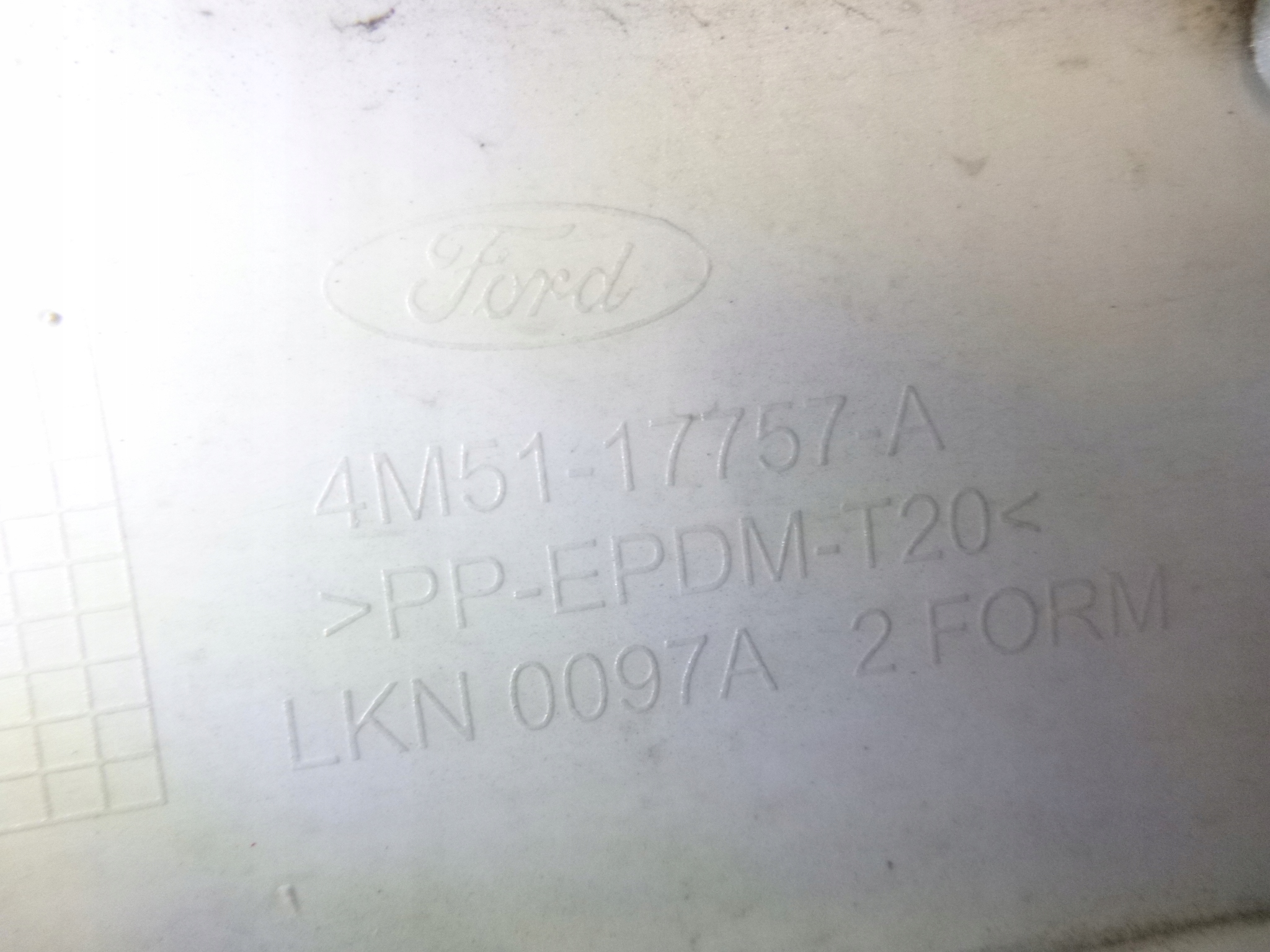 front bumper Ford Focus II 03 2006r. 4M51-17757-A