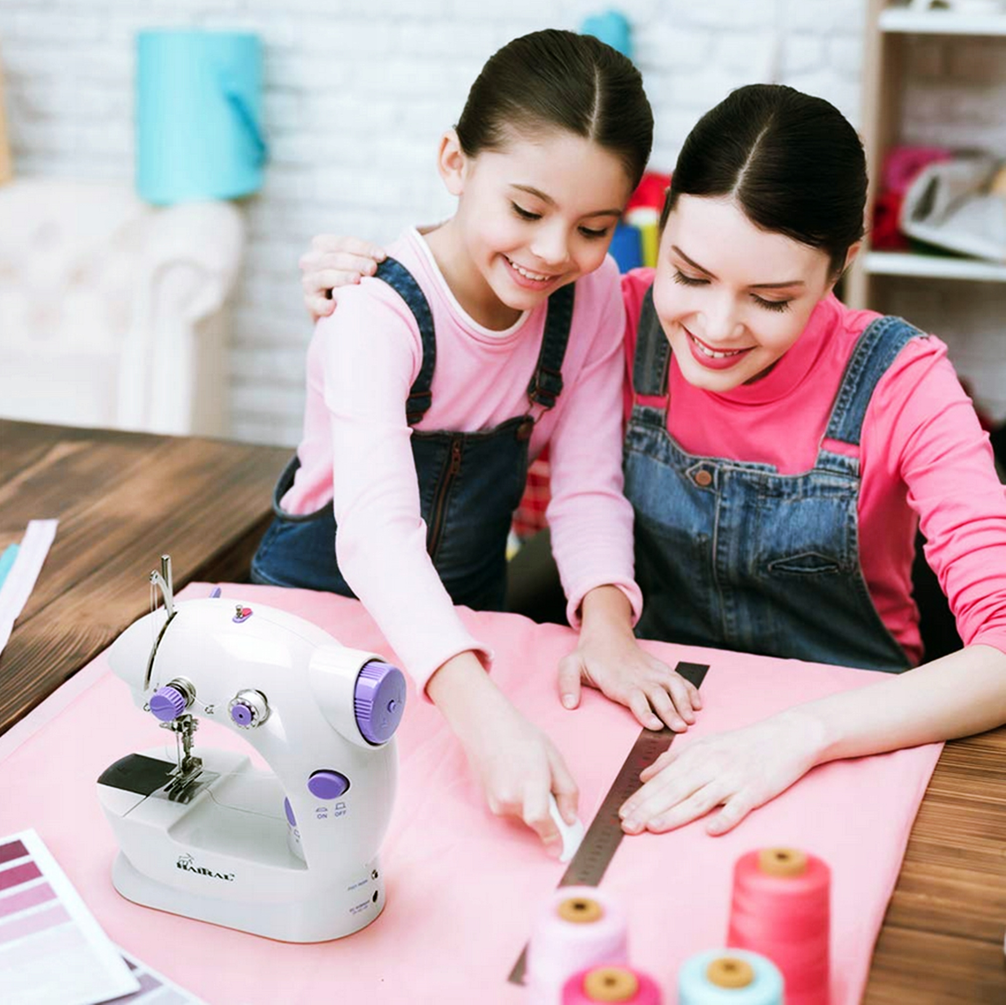 MOCNA MINI MASZYNA DO SZYCIA + ZASILACZ + DODATKI Rodzaje ściegów prosty