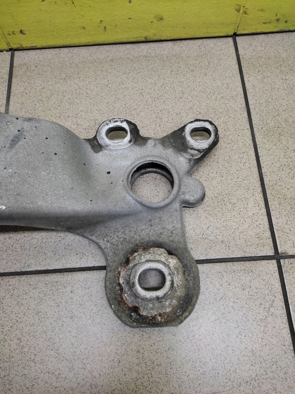 AUDI A4 B6 2.0 V6 supporto Supporto cambio ingranaggi 8E0399263S