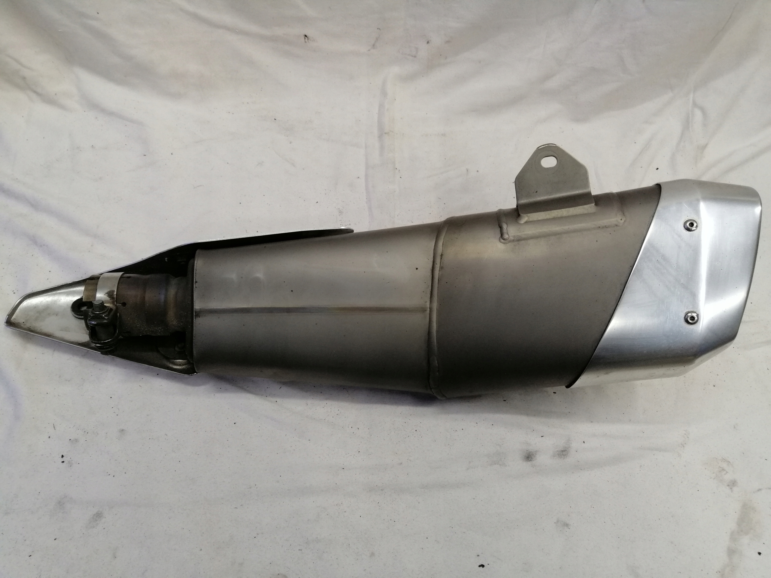 SUZUKI GSXR 600 750 WYDECH TŁUMIK Producent Suzuki OE