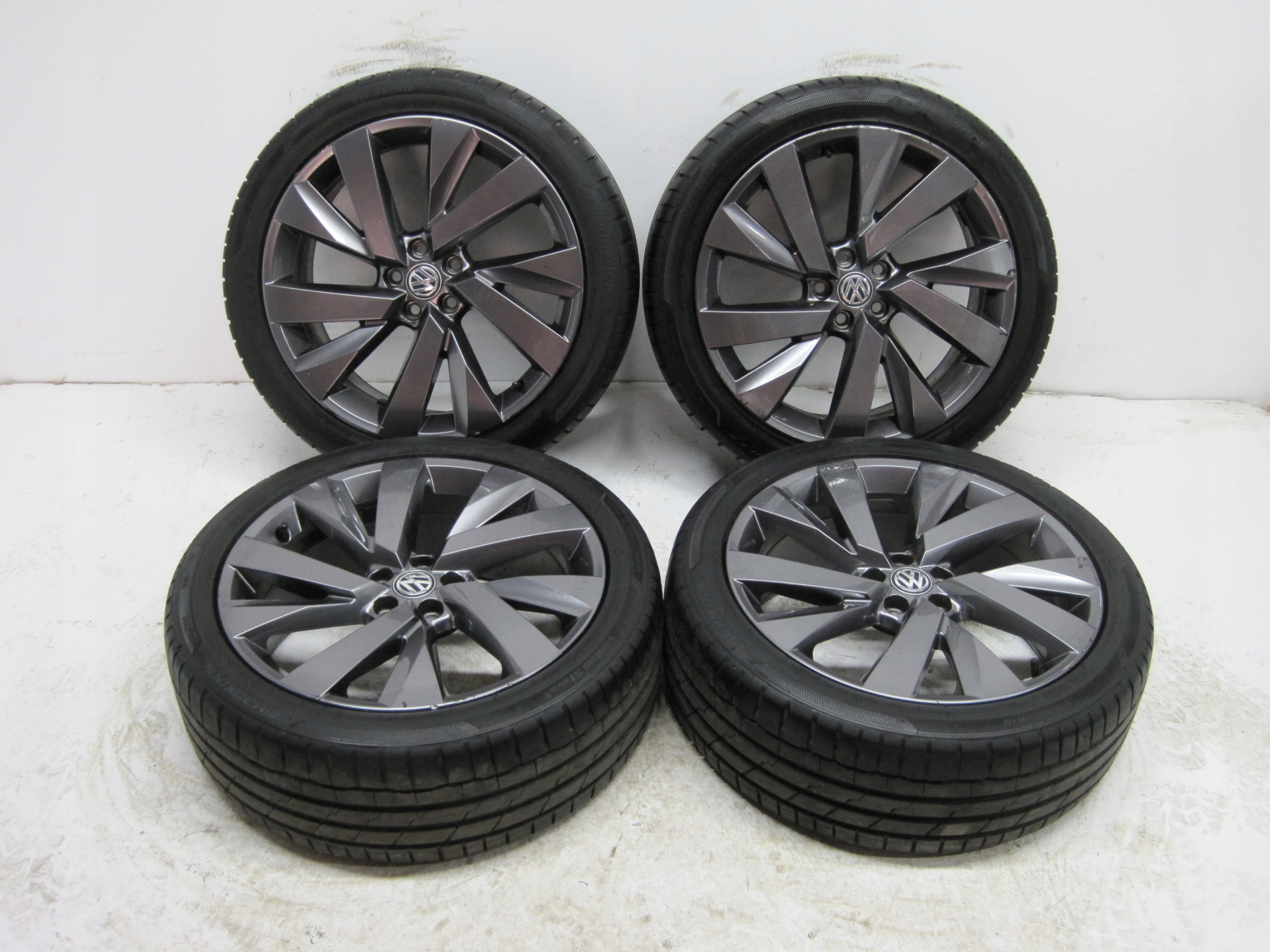 wheels discs tyres VW T-CROSS 2GM R18 5mm
