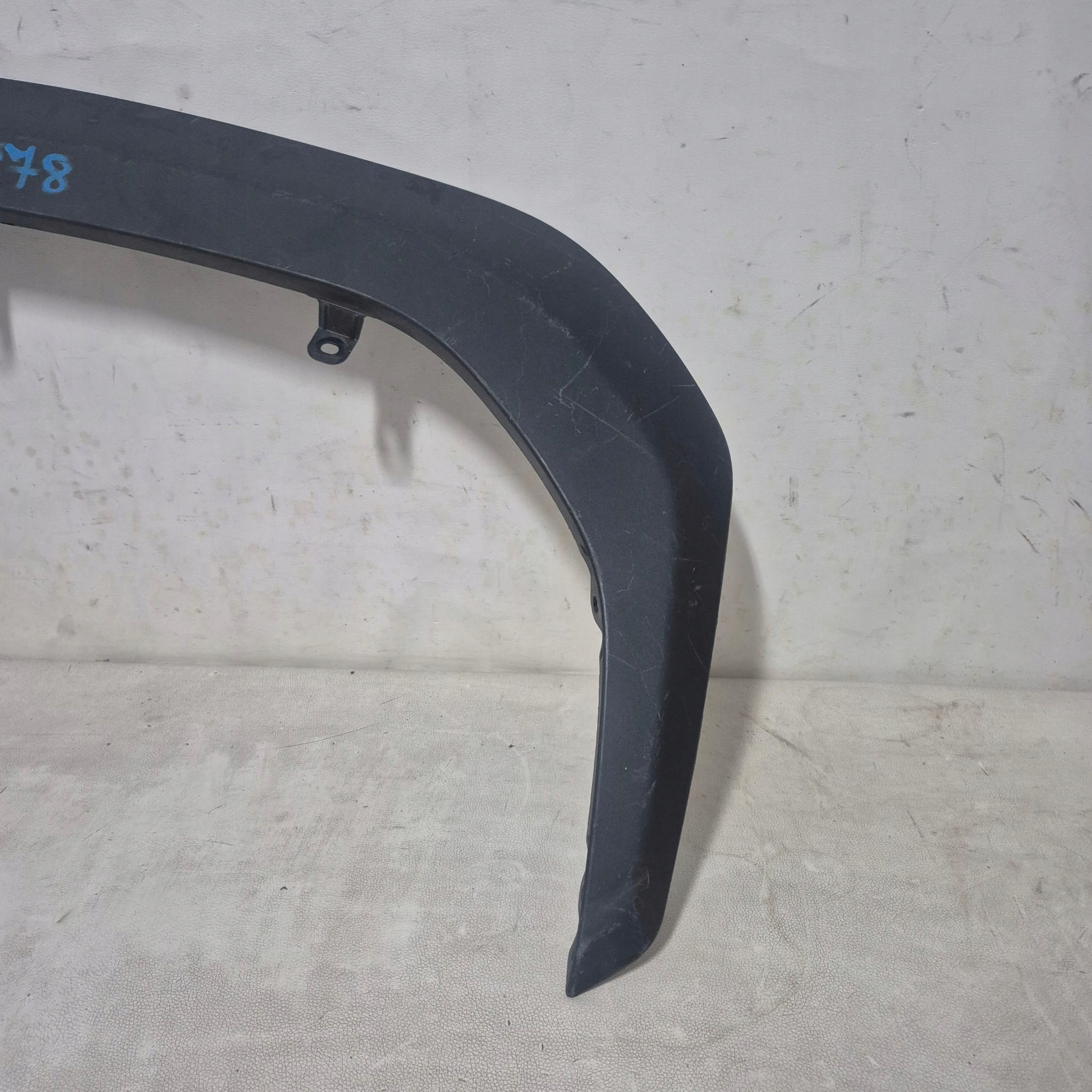 TOYOTA YARIS CROSS 20-> moulding cap left front