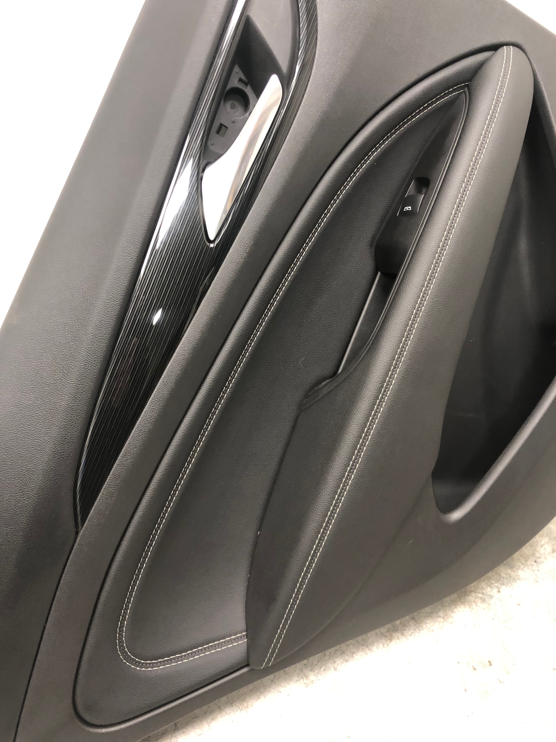 side door left rear part leather OPEL INSIGNIA B