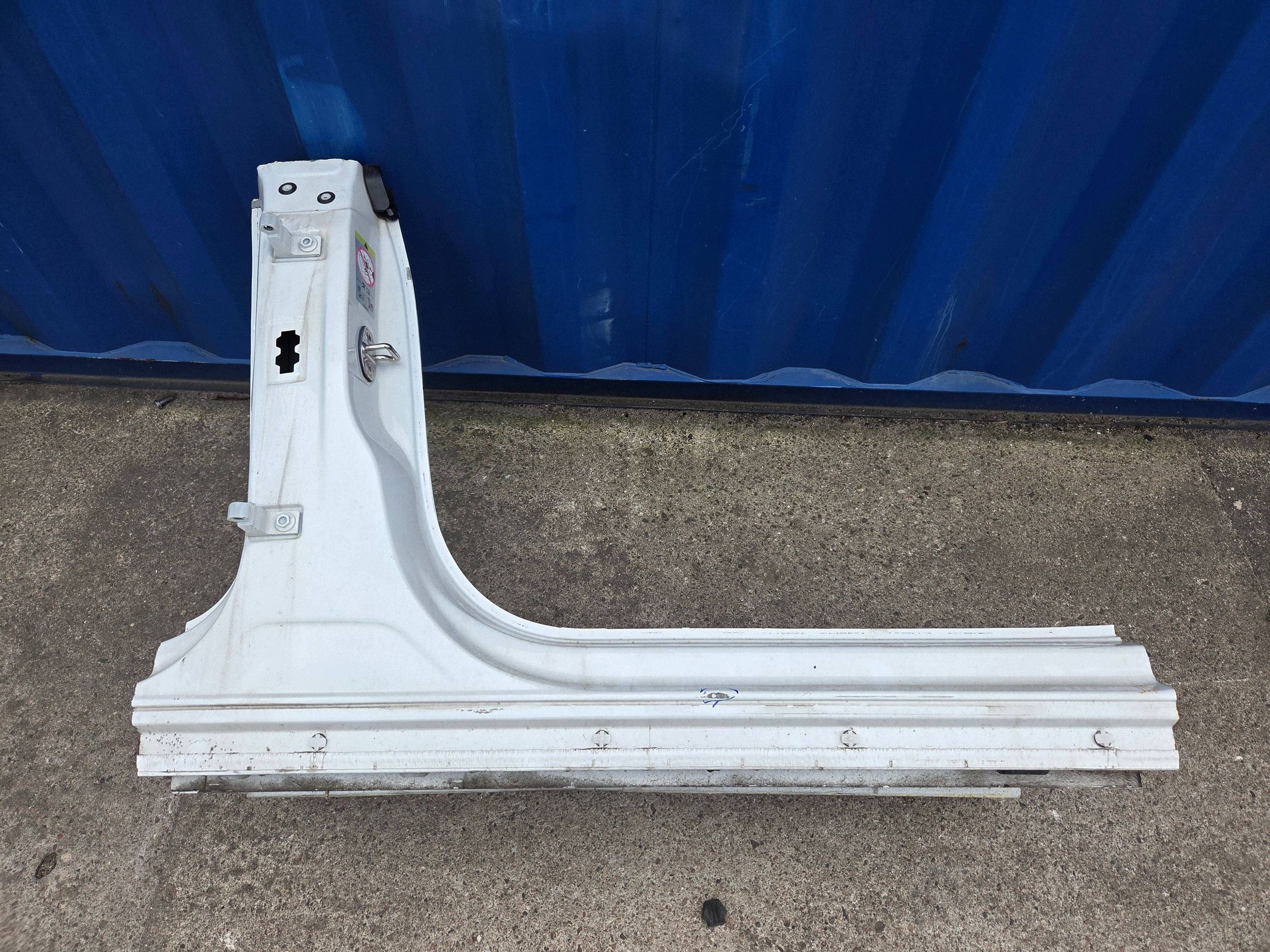 Volkswagen Arteon 3G8 threshold right