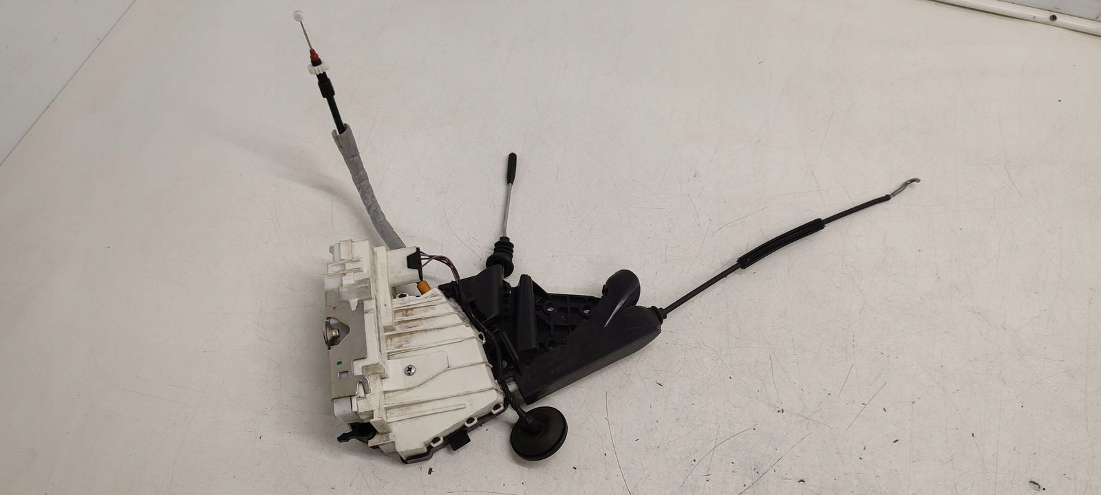 lock door rear part rear right Mercedes W169 1,7 5D