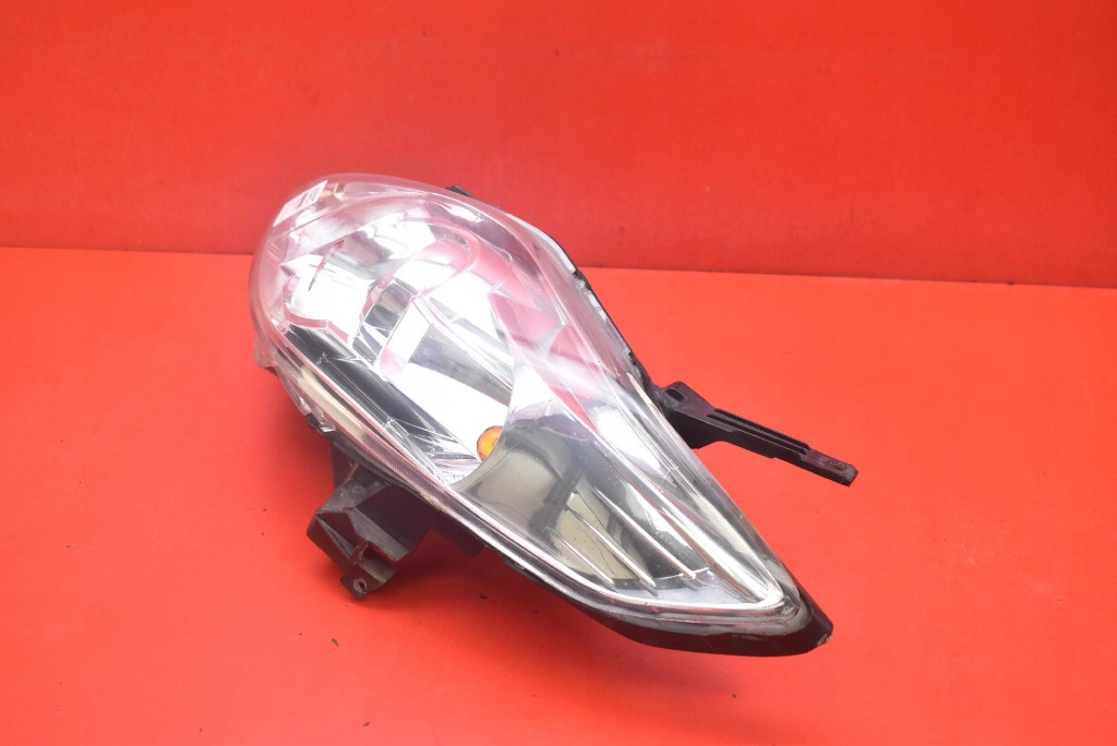 REFLEKTOR left light front EU MAZDA 5 1 and CR 05-08