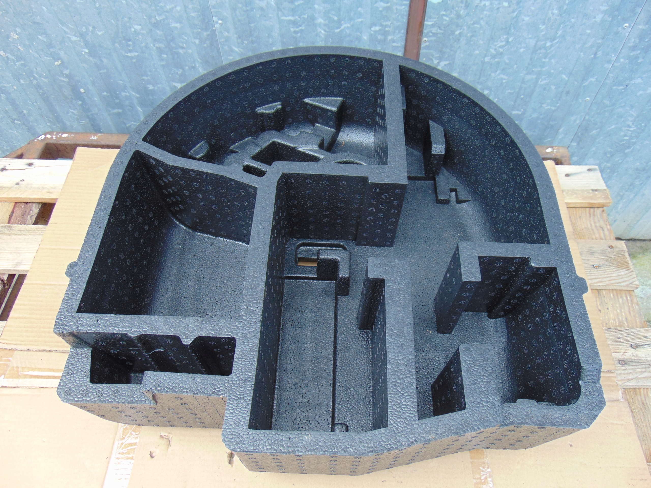 WKŁAD STYROPIANOWY BAGAŻNIKA FORD FIESTA MK8