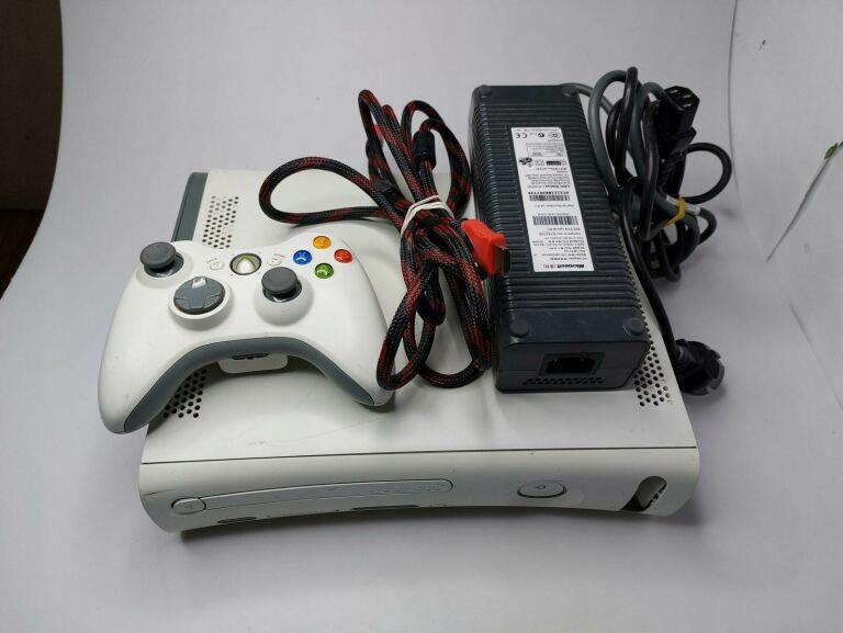 Konsola Microsoft Xbox 360 20 GB biały