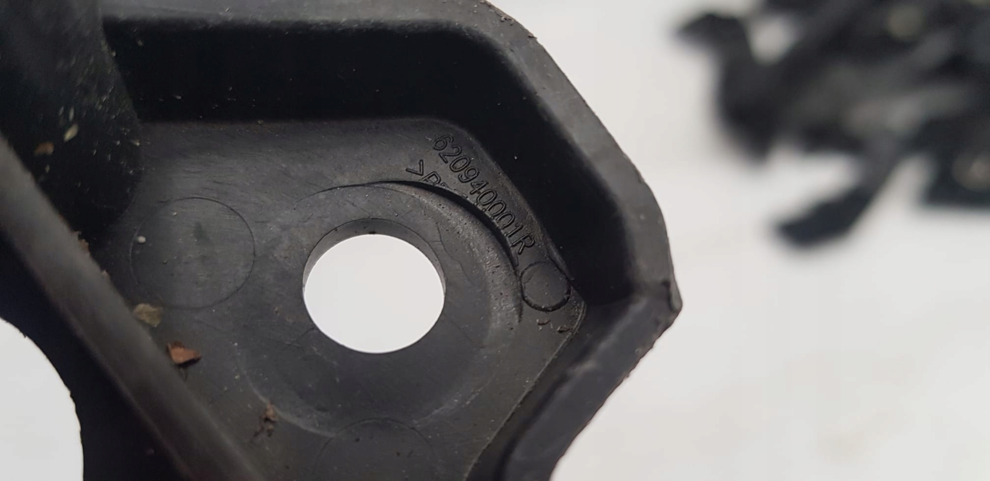 RENAULT MEGANE III 08- support left of a bumper front